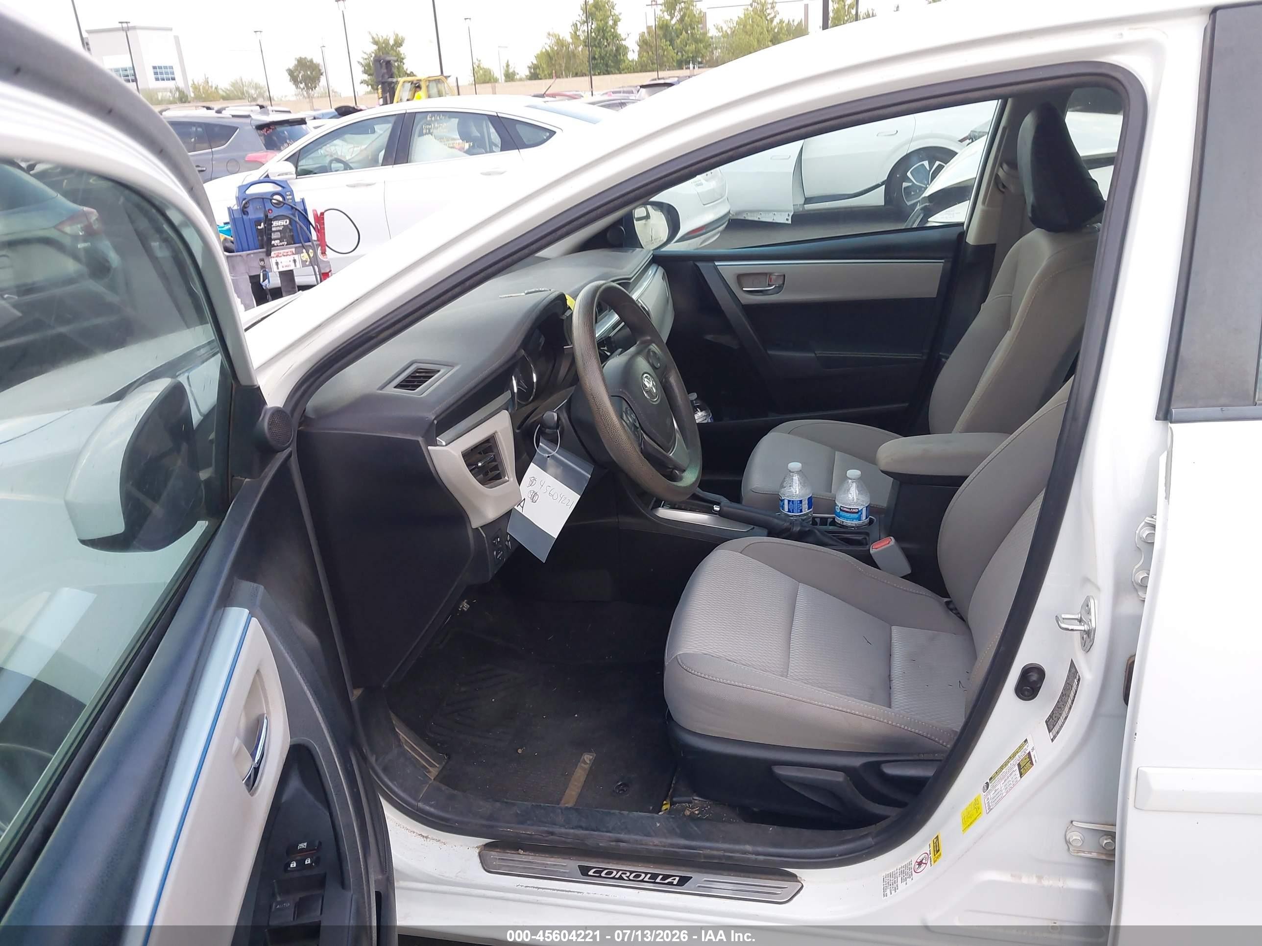 2015 Toyota Corolla Le Plus Белый vin: 5YFBURHE8FP235021