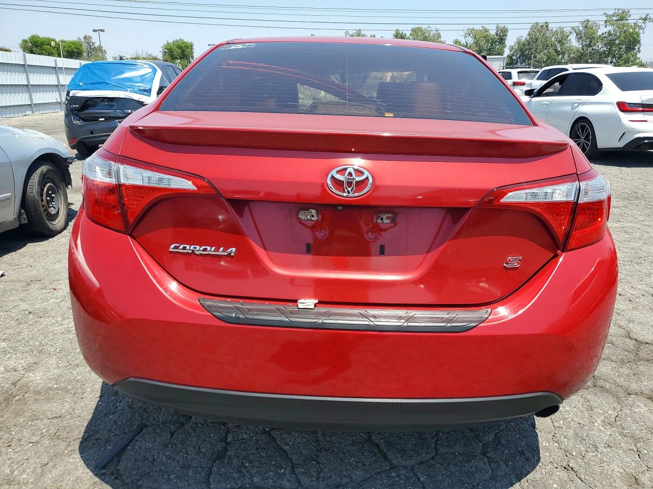2015 Toyota Corolla S Plus Burgundy vin: 5YFBURHE8FP238257