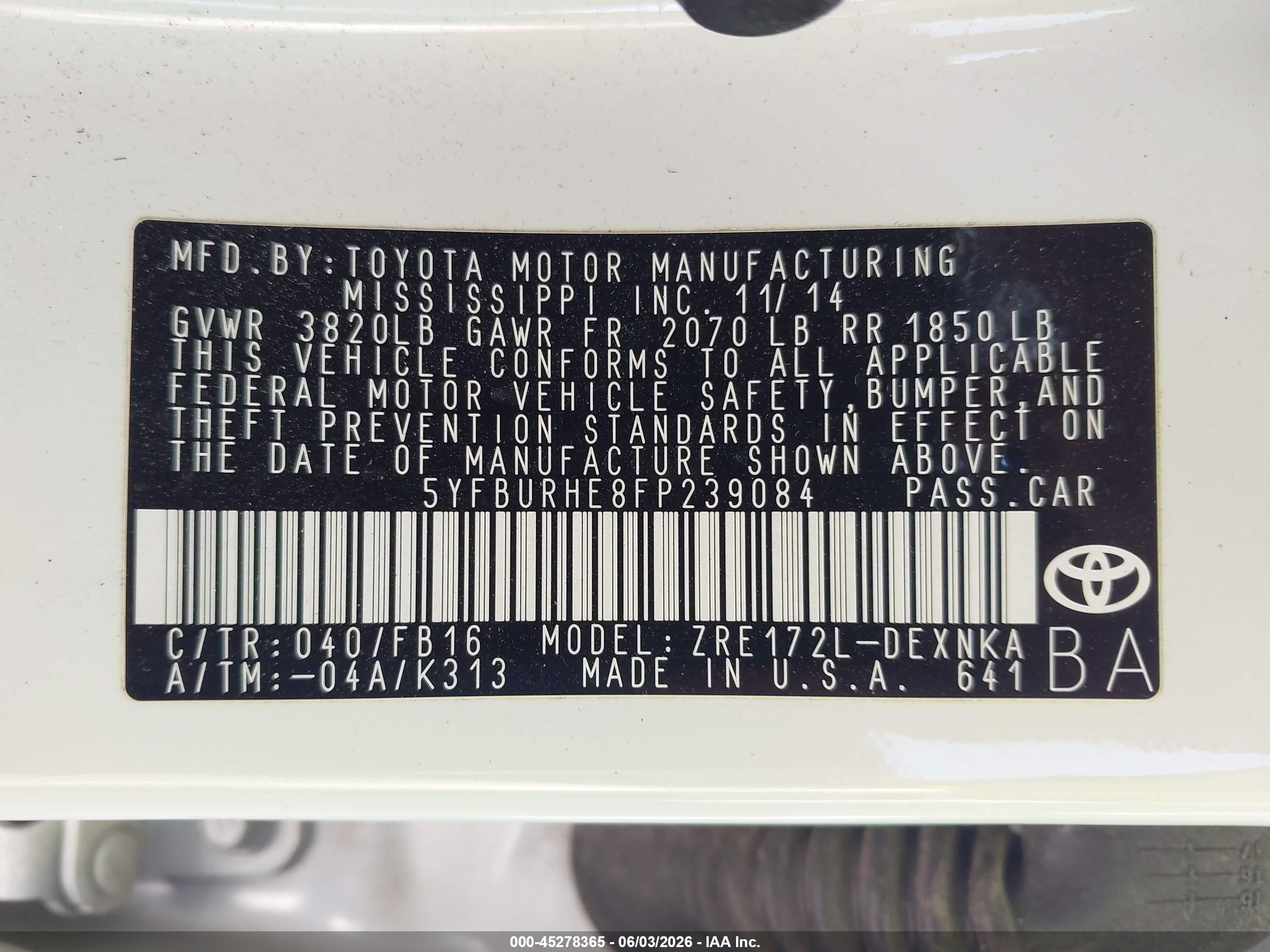2015 Toyota Corolla Le White vin: 5YFBURHE8FP239084