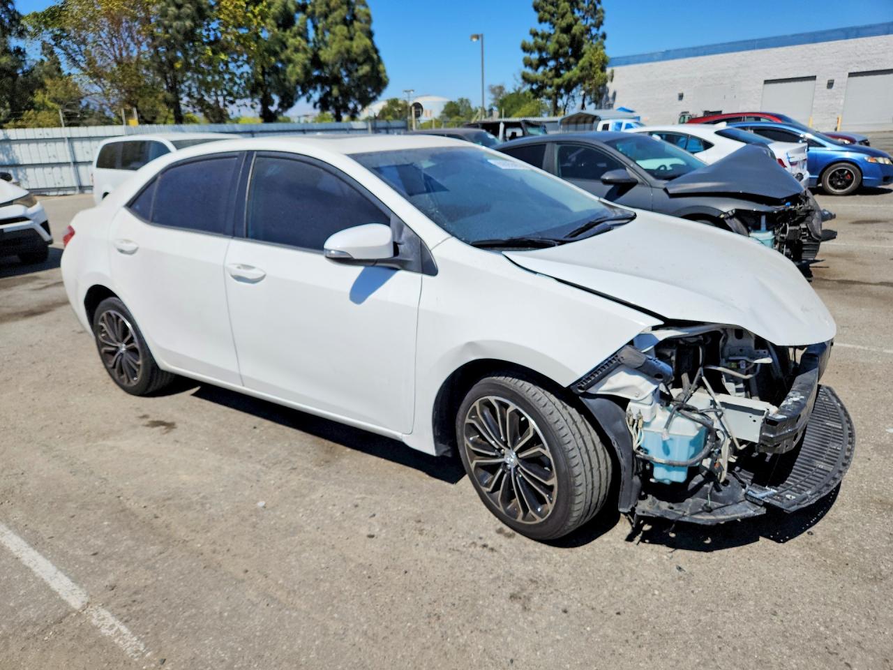 2015 Toyota Corolla S Plus Белый vin: 5YFBURHE8FP243278