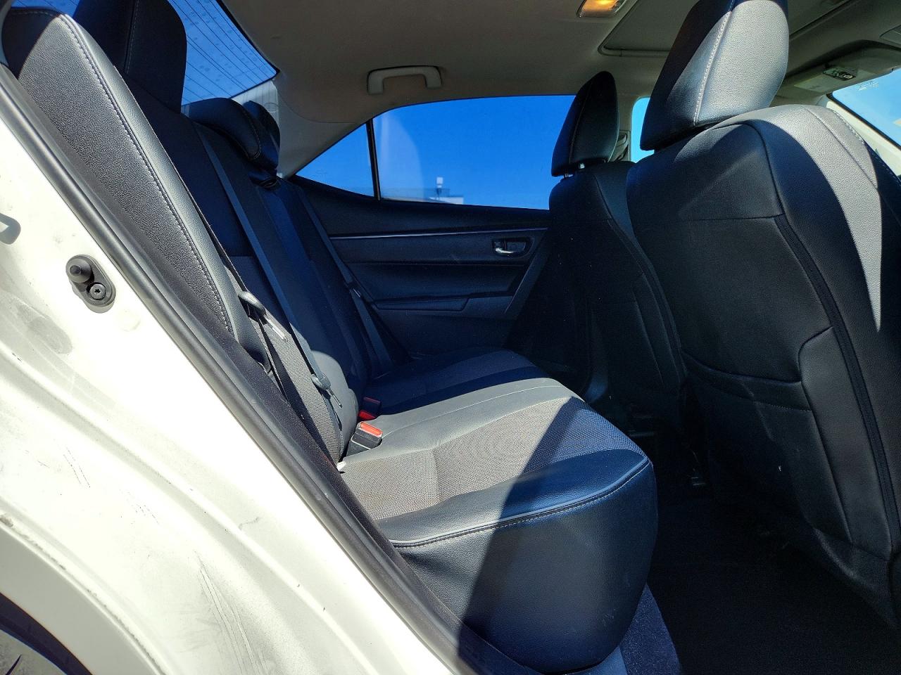 2015 Toyota Corolla S Plus Белый vin: 5YFBURHE8FP243278
