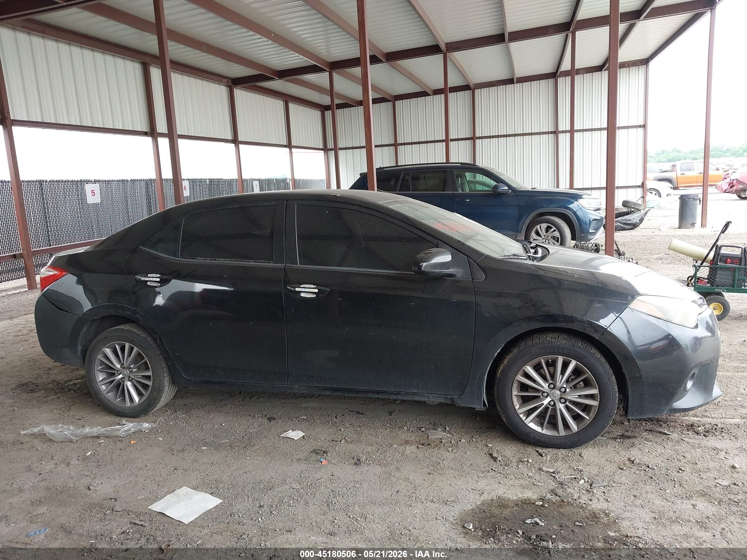 2015 Toyota Corolla Le Plus Black vin: 5YFBURHE8FP246326
