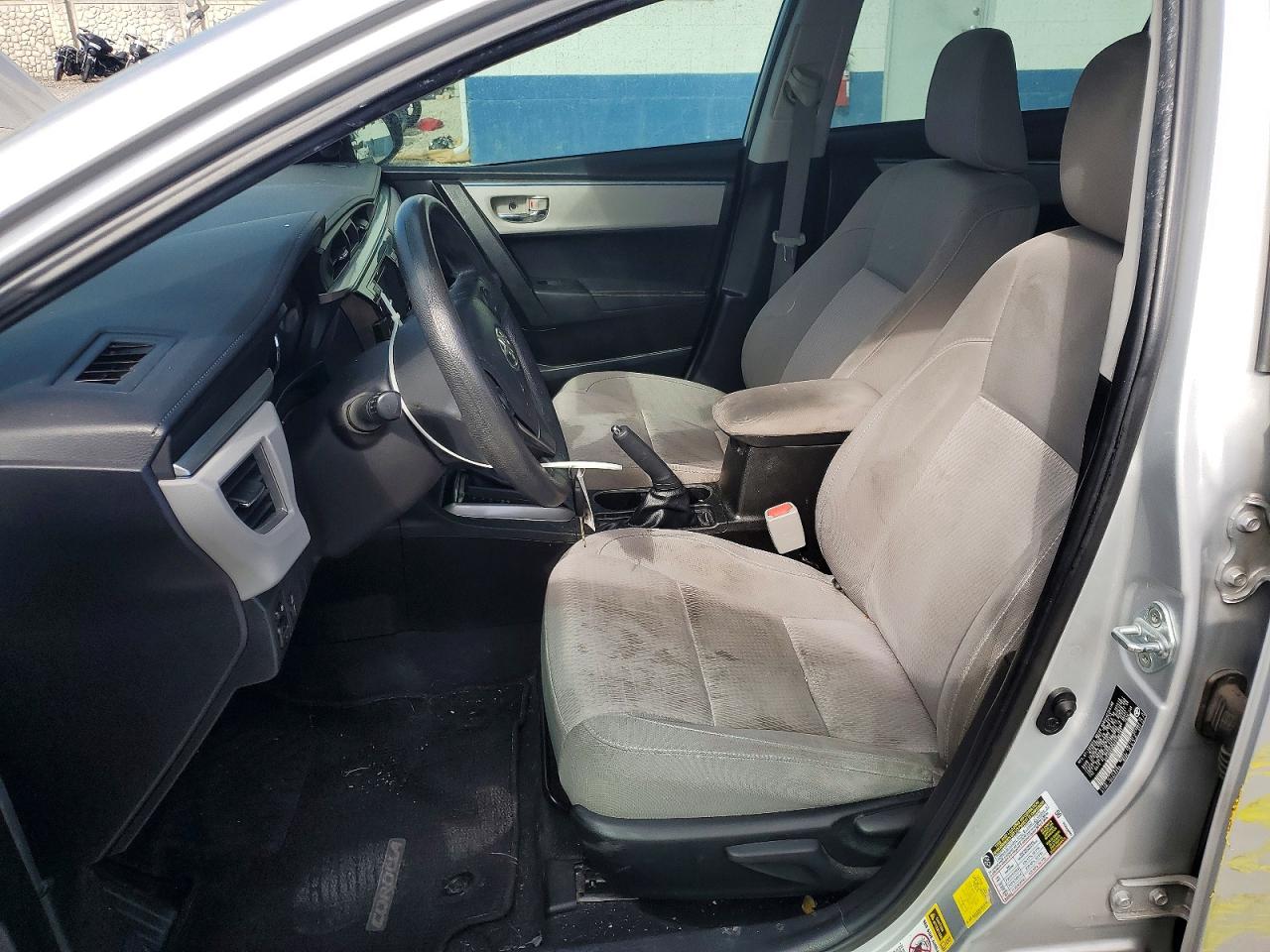 2015 Toyota Corolla Le Plus Серебряный vin: 5YFBURHE8FP286793