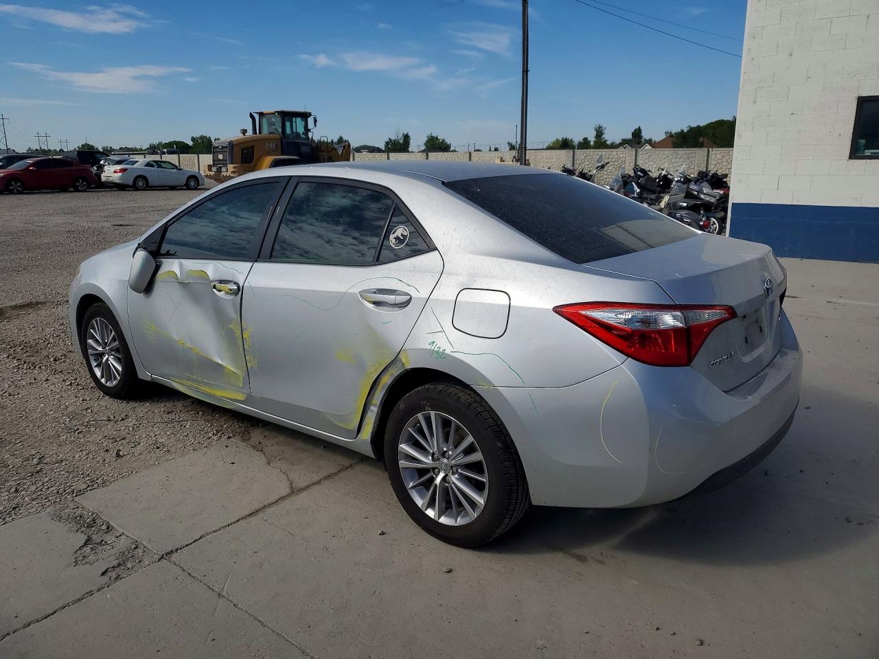 2015 Toyota Corolla Le Plus Серебряный vin: 5YFBURHE8FP286793