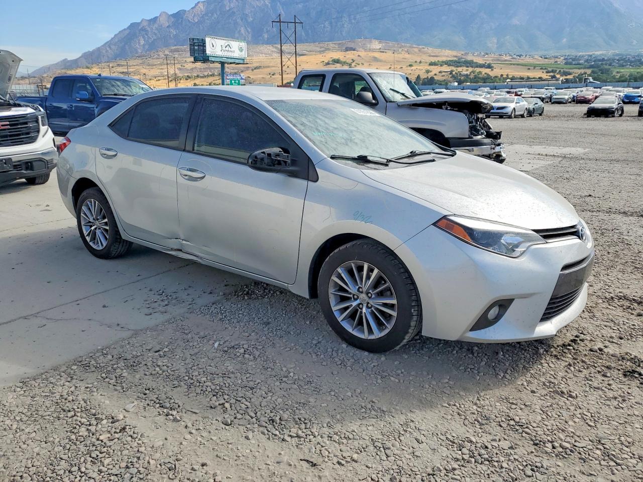 2015 Toyota Corolla Le Plus Серебряный vin: 5YFBURHE8FP286793