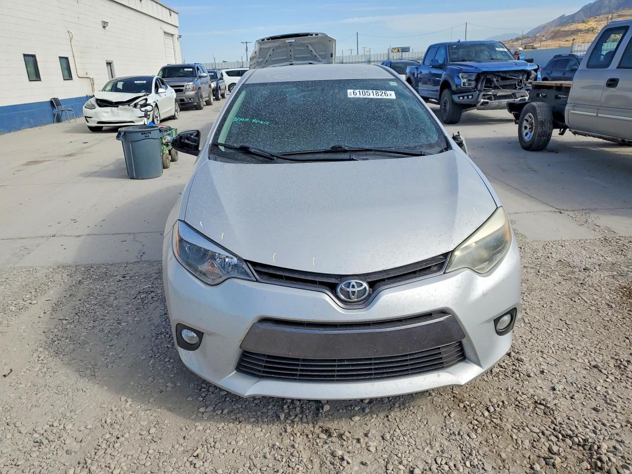 2015 Toyota Corolla Le Plus Серебряный vin: 5YFBURHE8FP286793