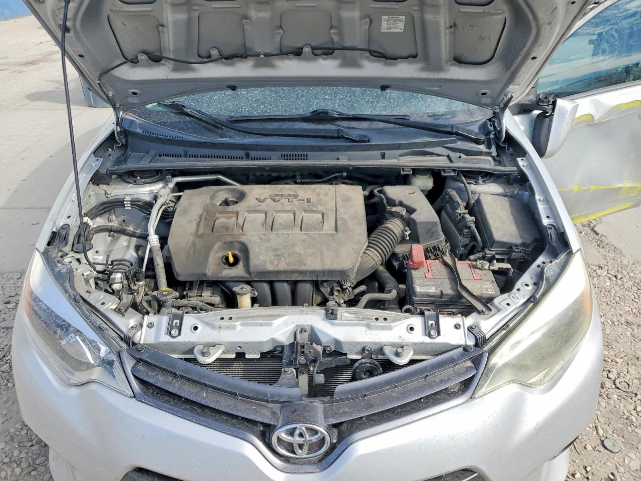 2015 Toyota Corolla Le Plus Серебряный vin: 5YFBURHE8FP286793