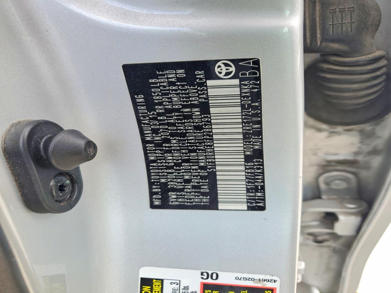 2015 Toyota Corolla Le Plus Серебряный vin: 5YFBURHE8FP286793