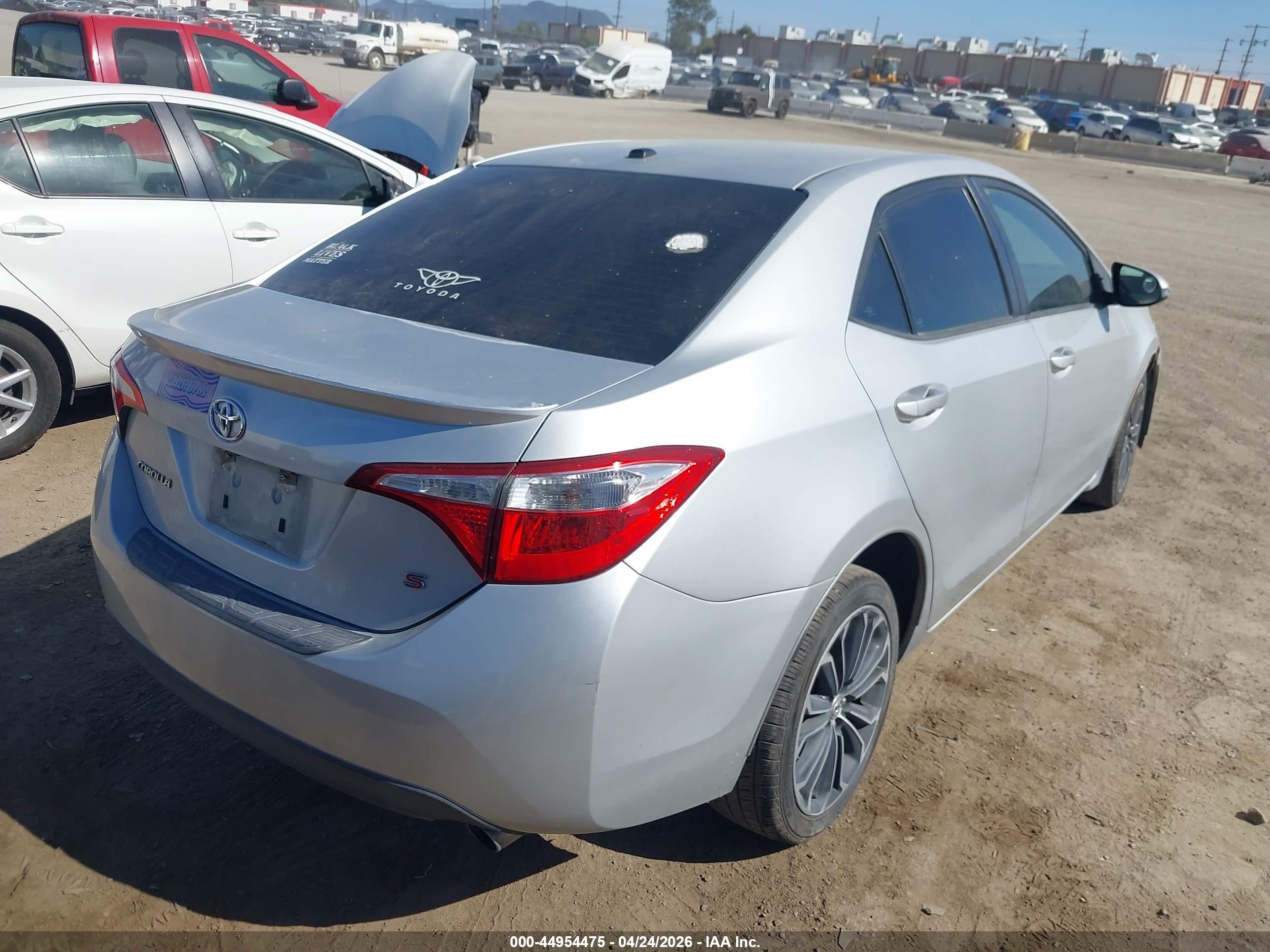 2015 Toyota Corolla S Plus Серебряный vin: 5YFBURHE8FP290519