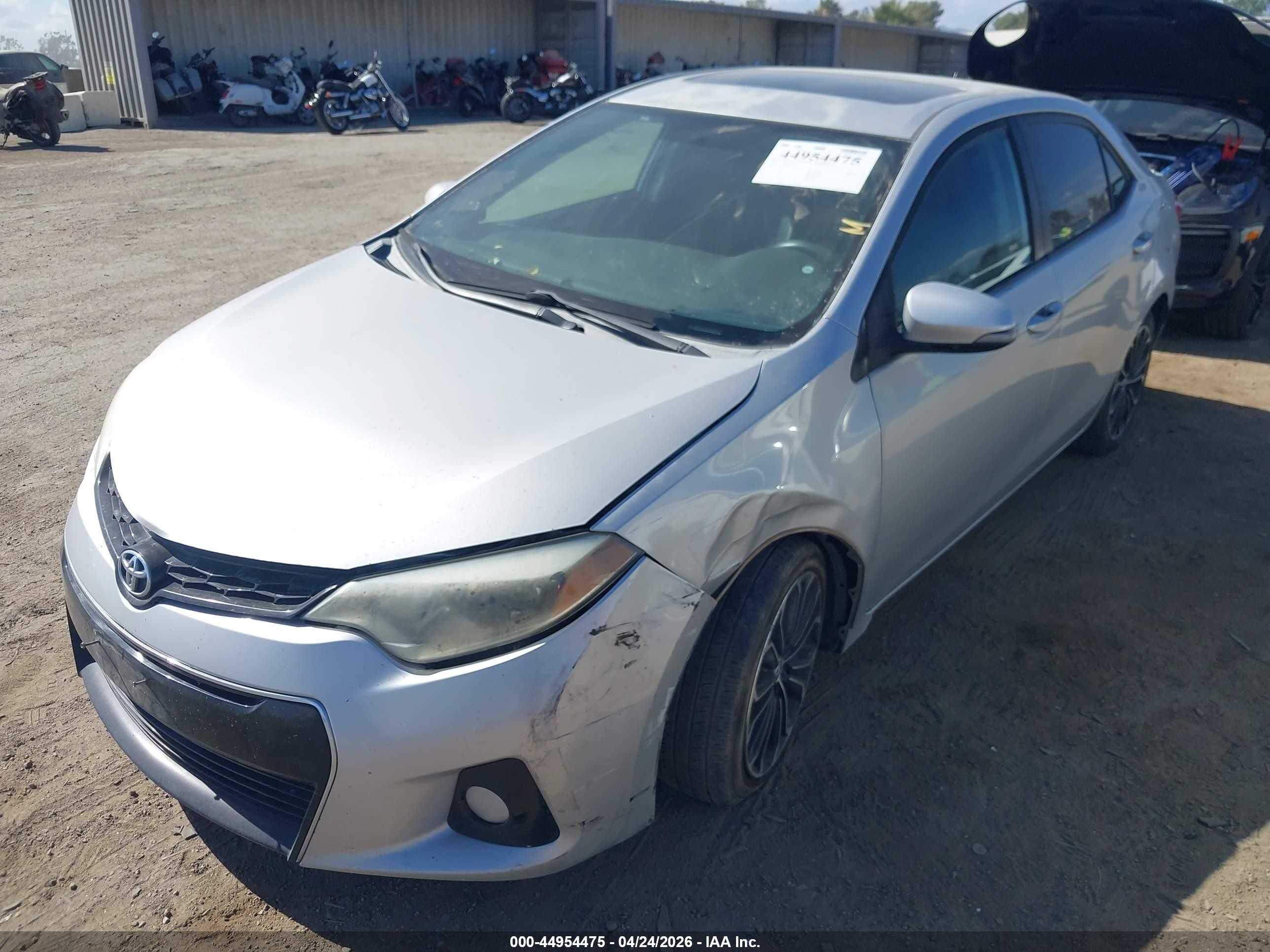 2015 Toyota Corolla S Plus Серебряный vin: 5YFBURHE8FP290519