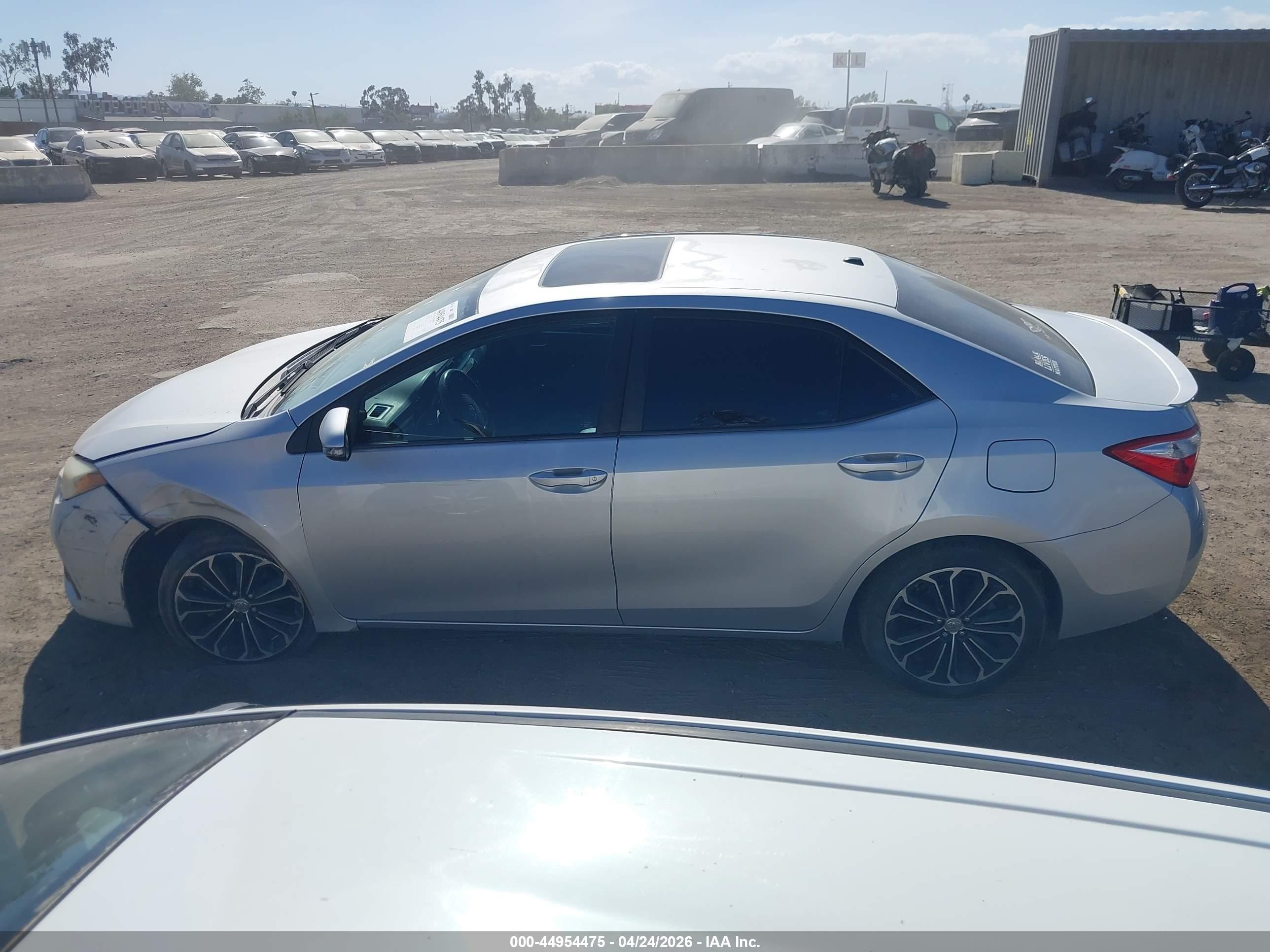 2015 Toyota Corolla S Plus Серебряный vin: 5YFBURHE8FP290519