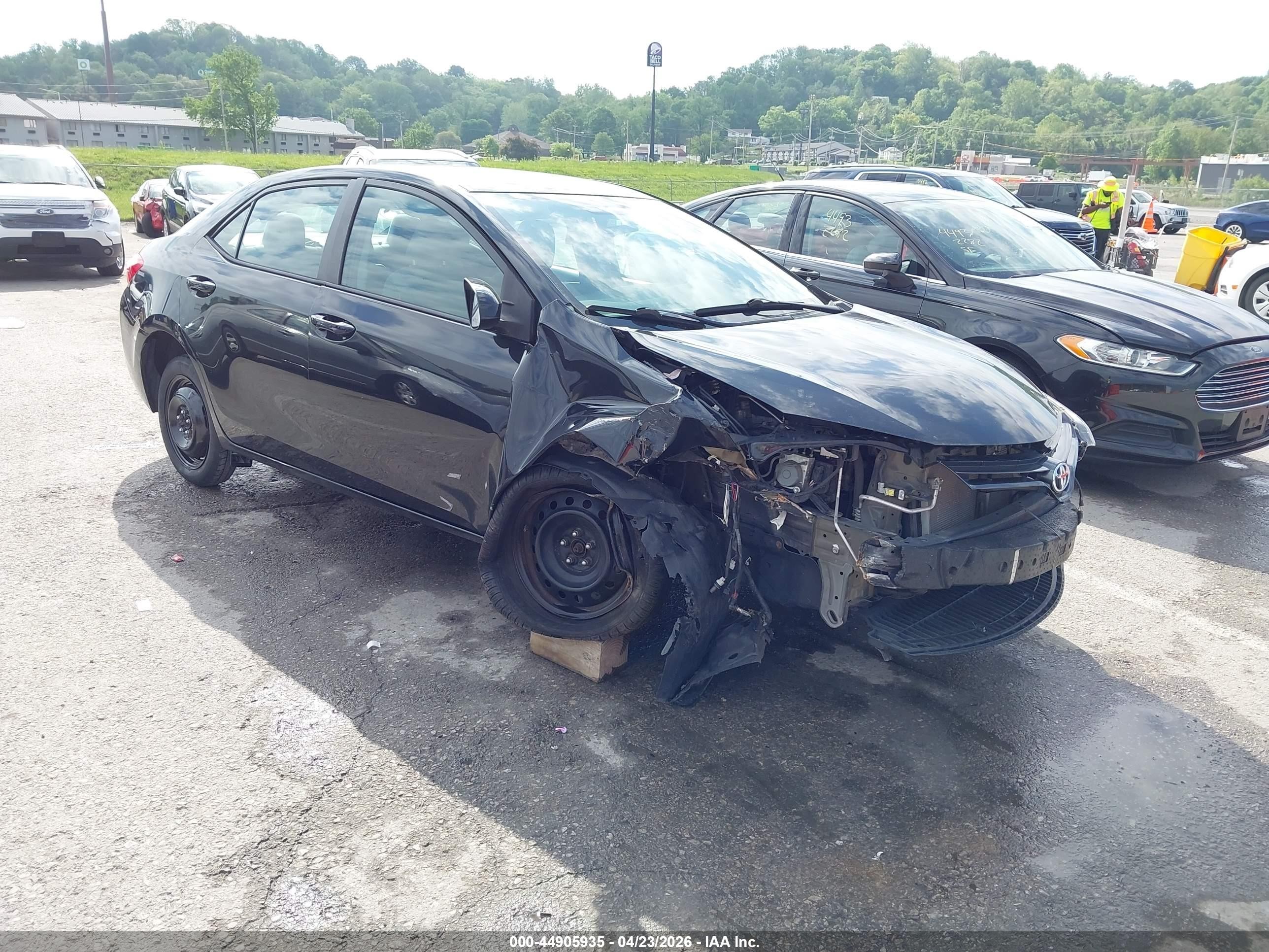 2015 Toyota Corolla Le Black vin: 5YFBURHE8FP296563