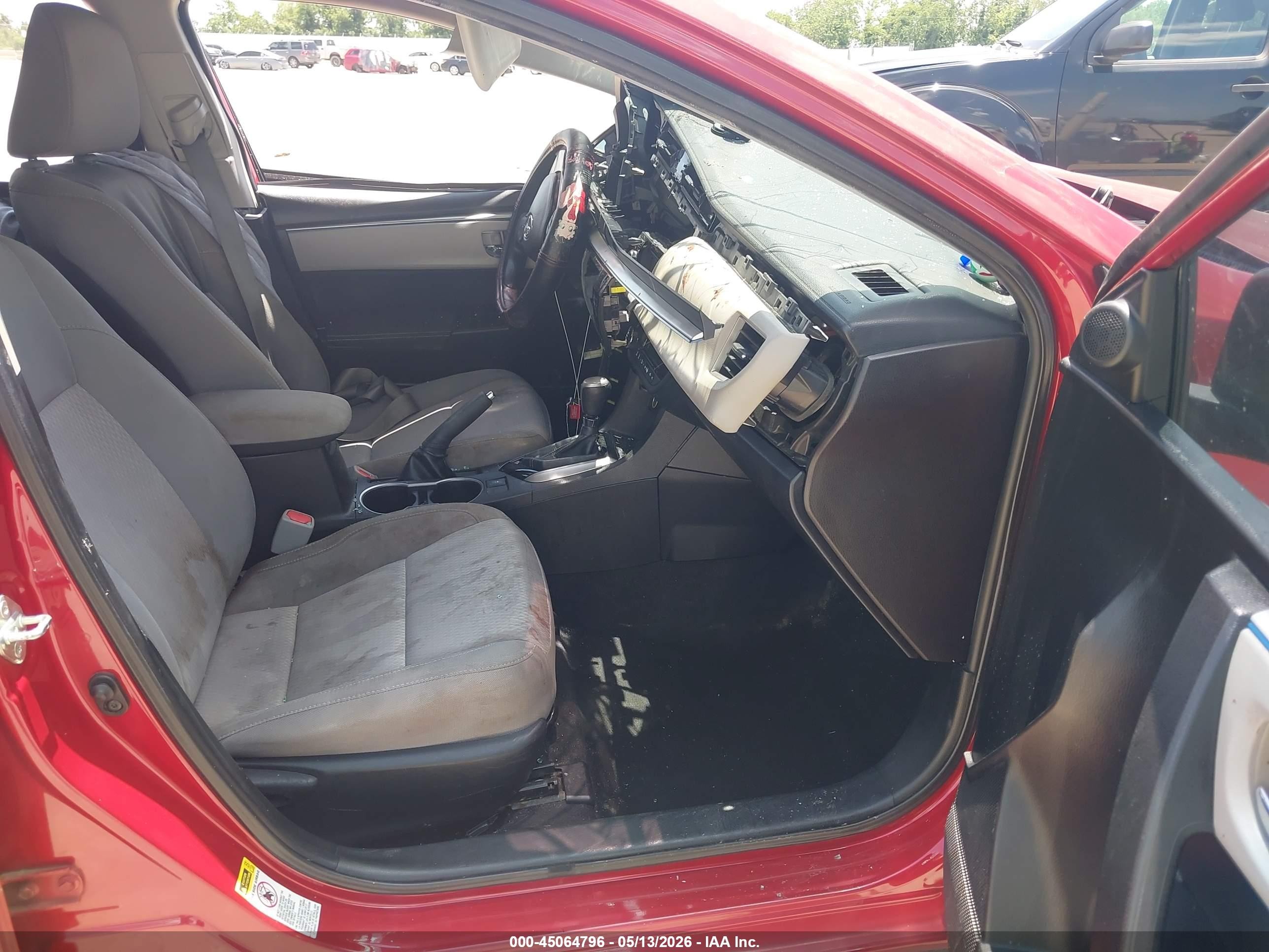 2015 Toyota Corolla Le Red vin: 5YFBURHE8FP300126