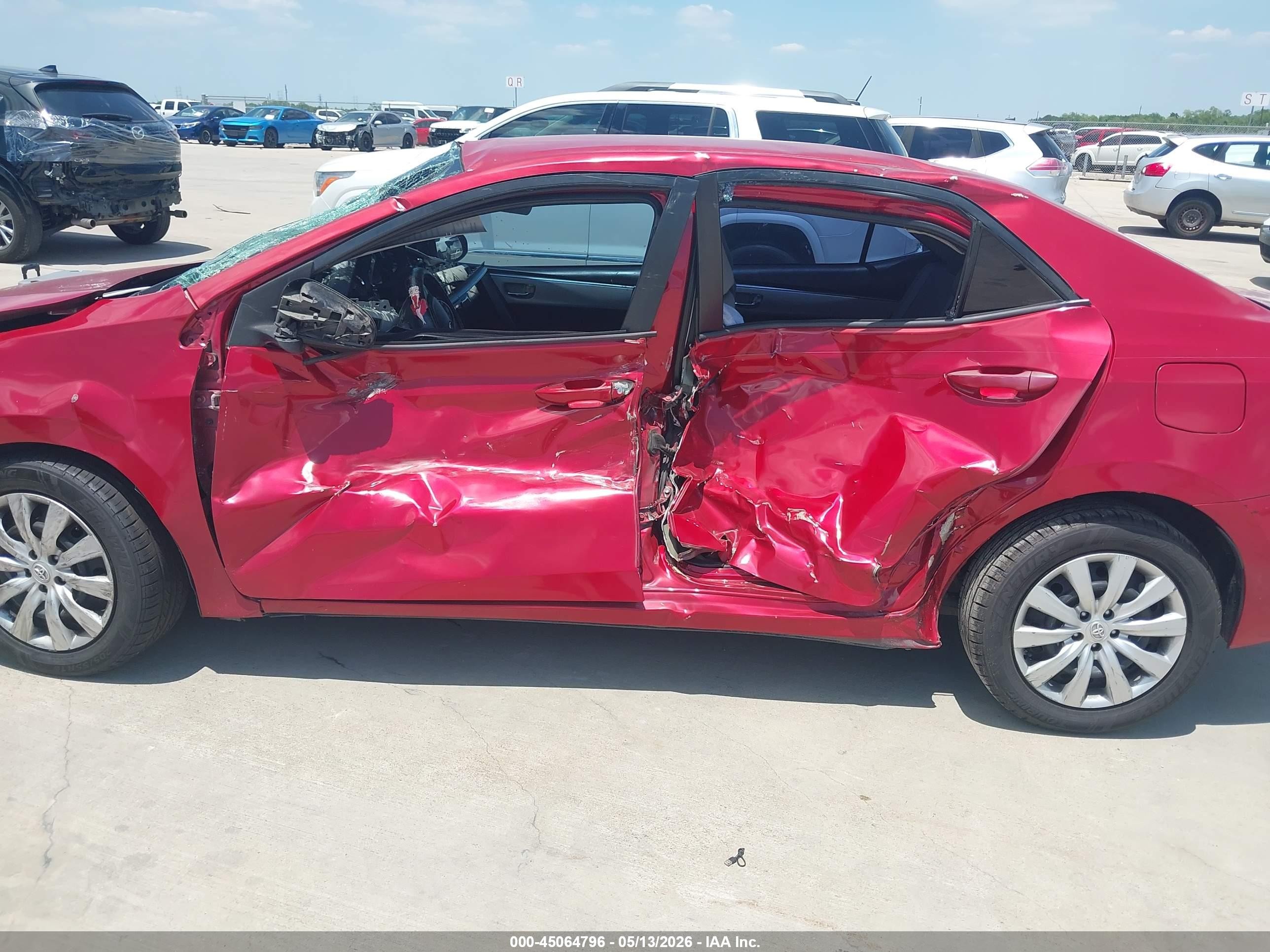 2015 Toyota Corolla Le Red vin: 5YFBURHE8FP300126