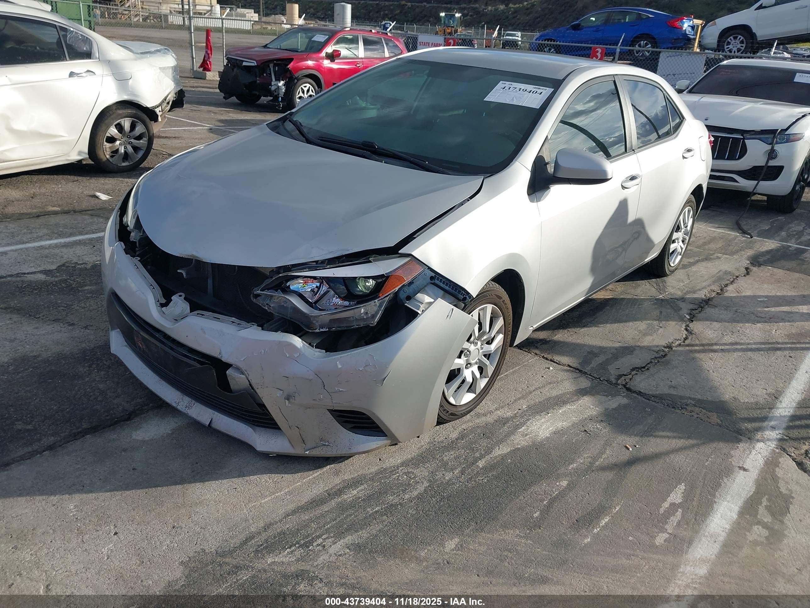 2015 Toyota Corolla Le Silver vin: 5YFBURHE8FP301728