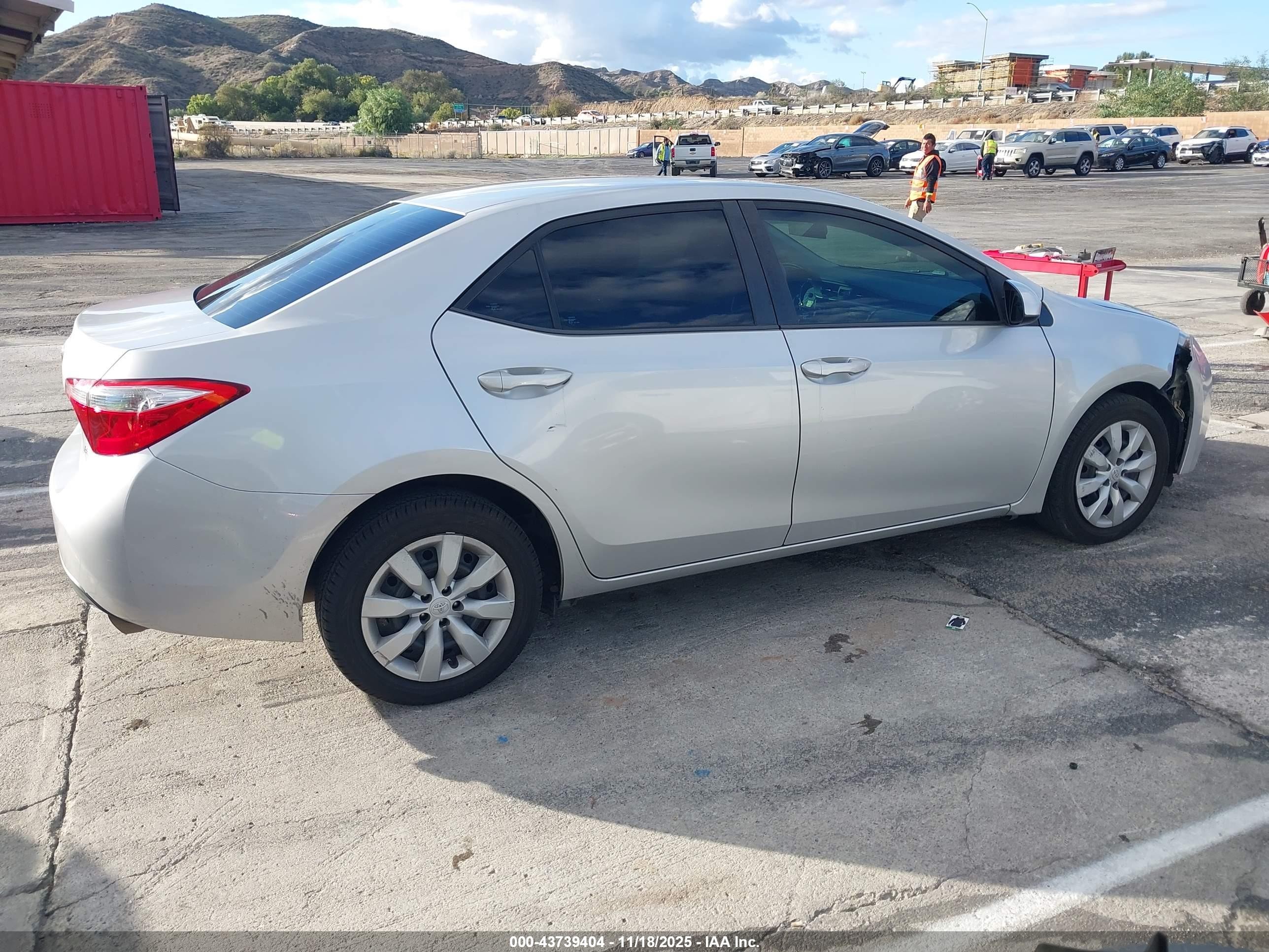 2015 Toyota Corolla Le Silver vin: 5YFBURHE8FP301728
