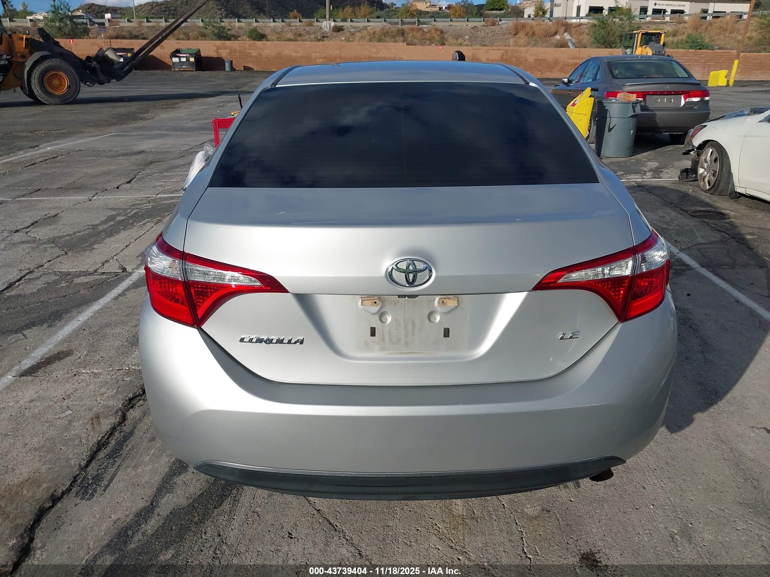 2015 Toyota Corolla Le Silver vin: 5YFBURHE8FP301728