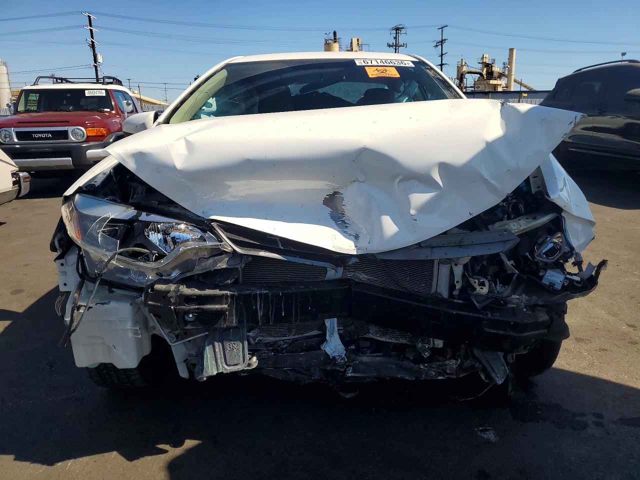 2015 Toyota Corolla Le Plus White vin: 5YFBURHE8FP303222