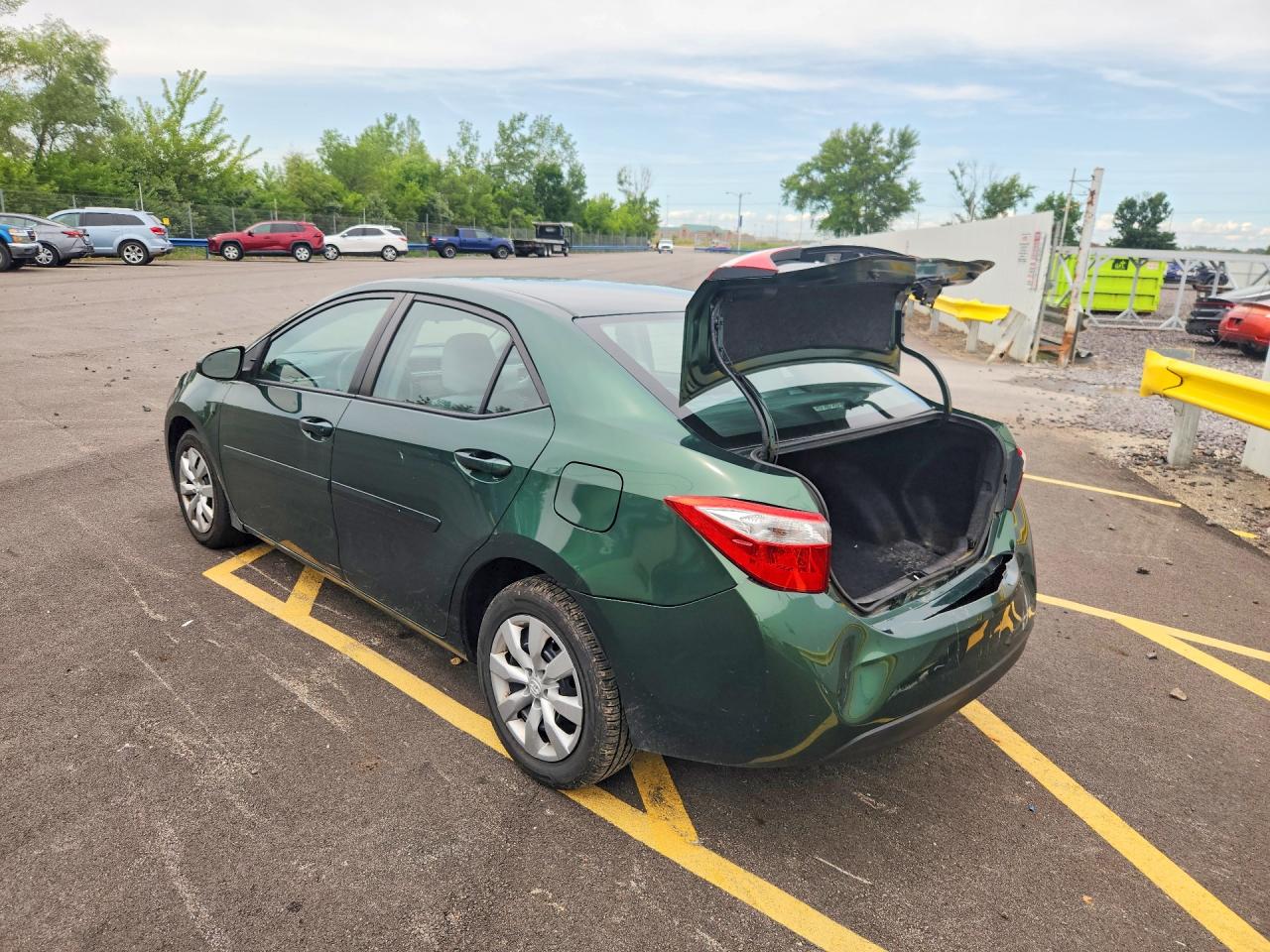 2015 Toyota Corolla Le Зеленый vin: 5YFBURHE8FP320974