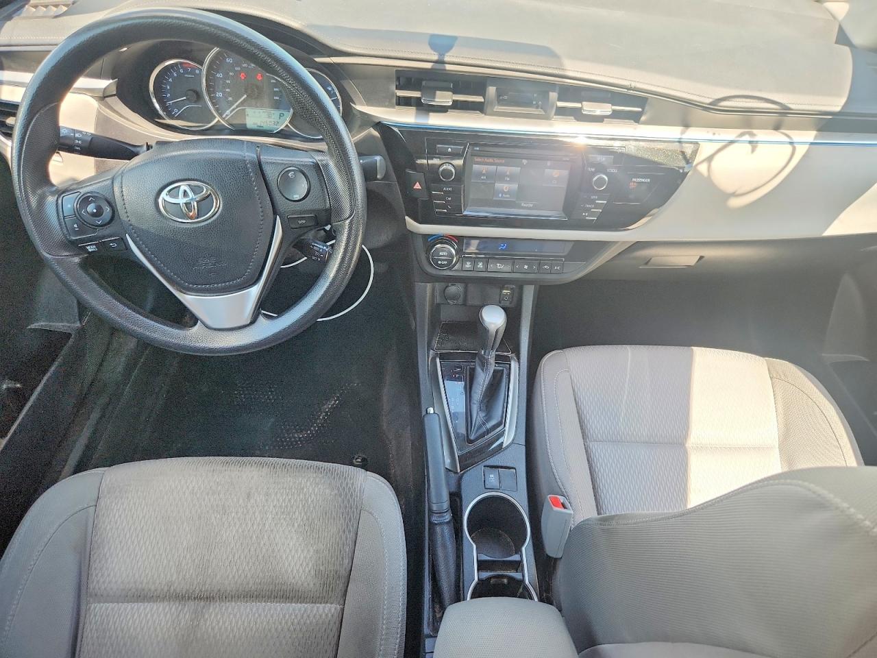 2015 Toyota Corolla Le Зеленый vin: 5YFBURHE8FP320974