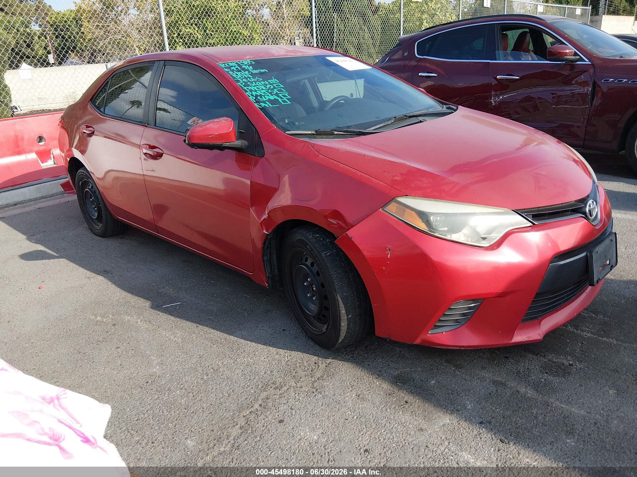 2015 Toyota Corolla Le Красный vin: 5YFBURHE8FP324197