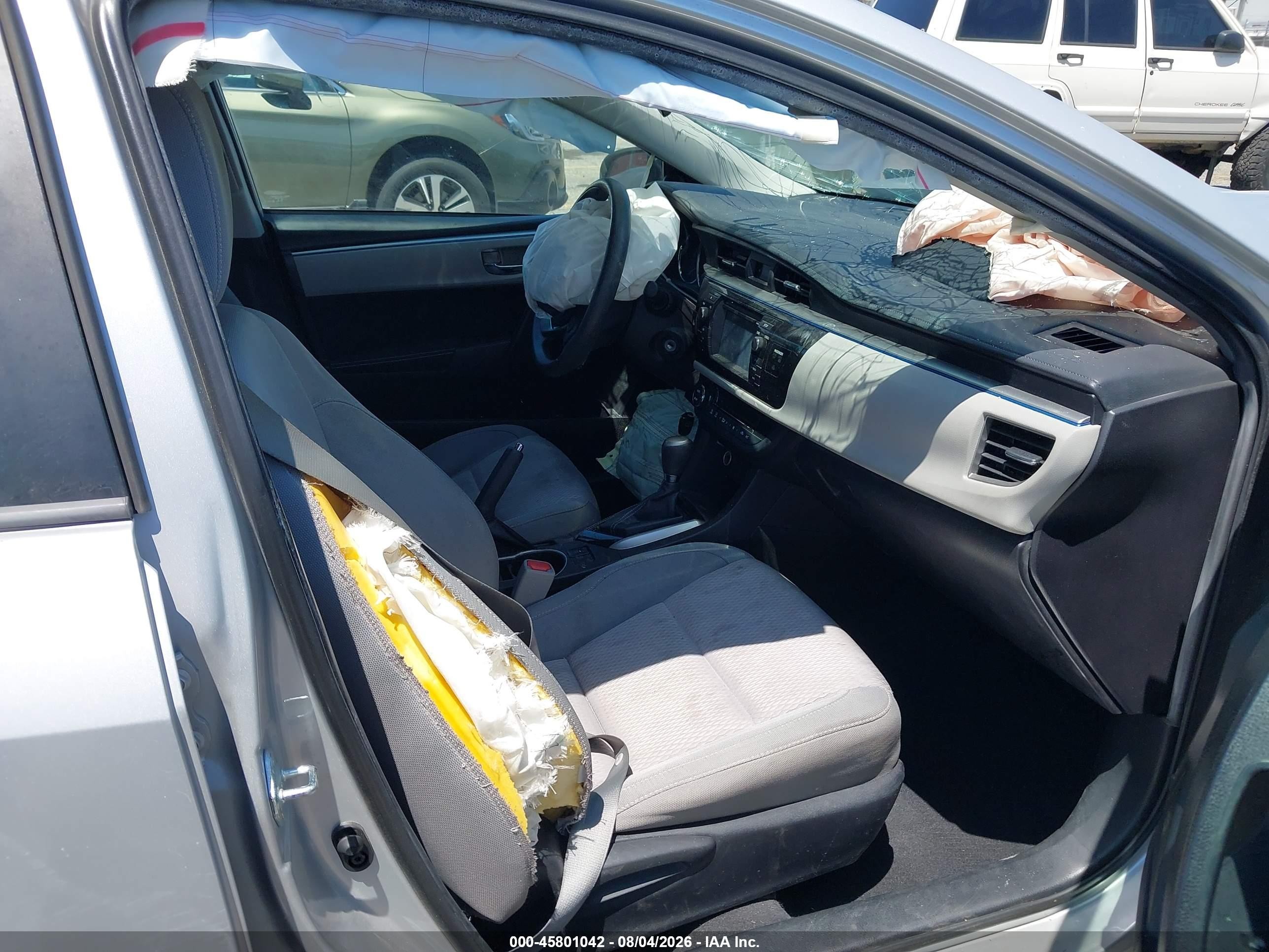 2015 Toyota Corolla Le Plus Silver vin: 5YFBURHE8FP324975