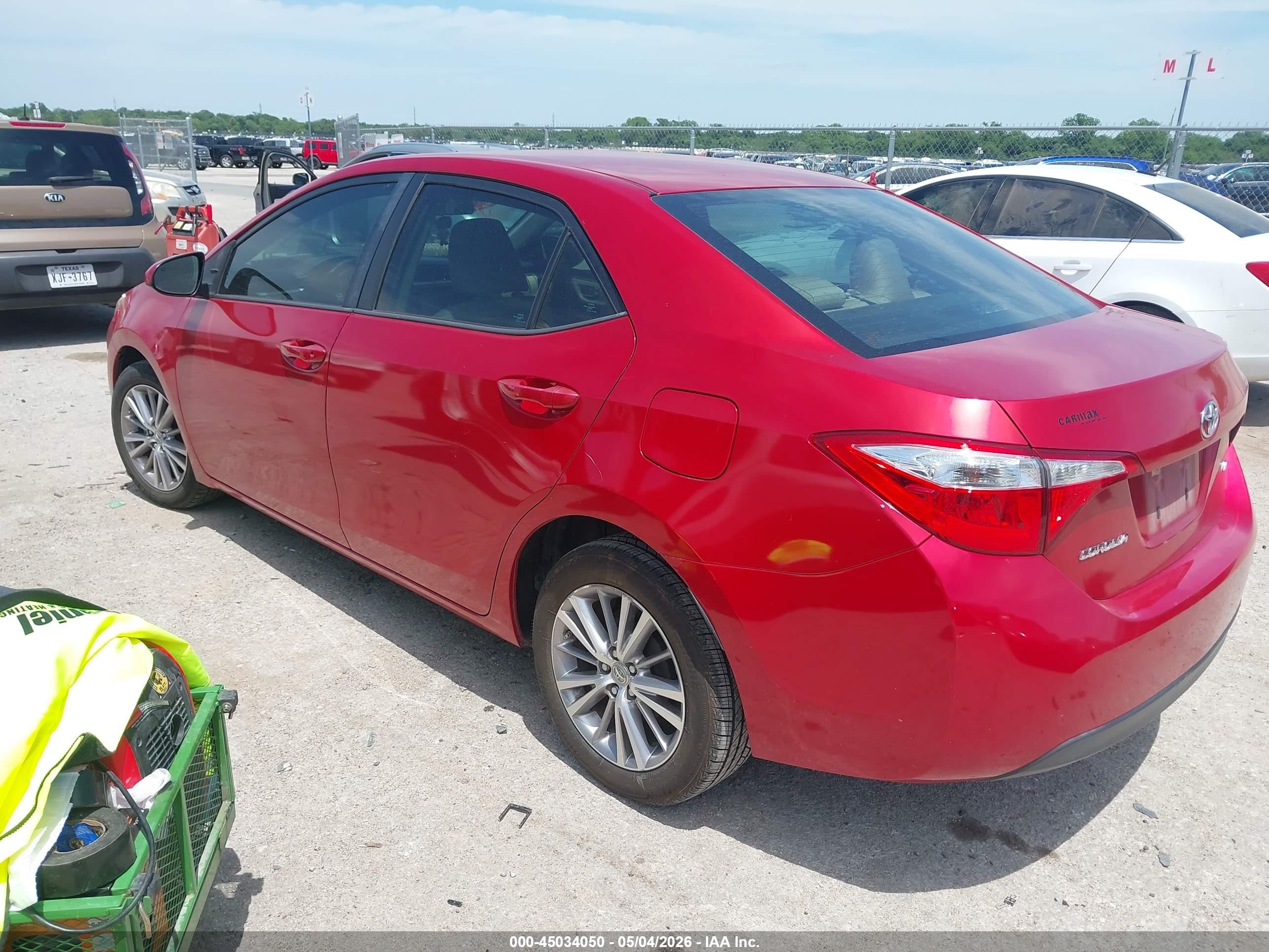 2015 Toyota Corolla Le Plus Red vin: 5YFBURHE8FP327018