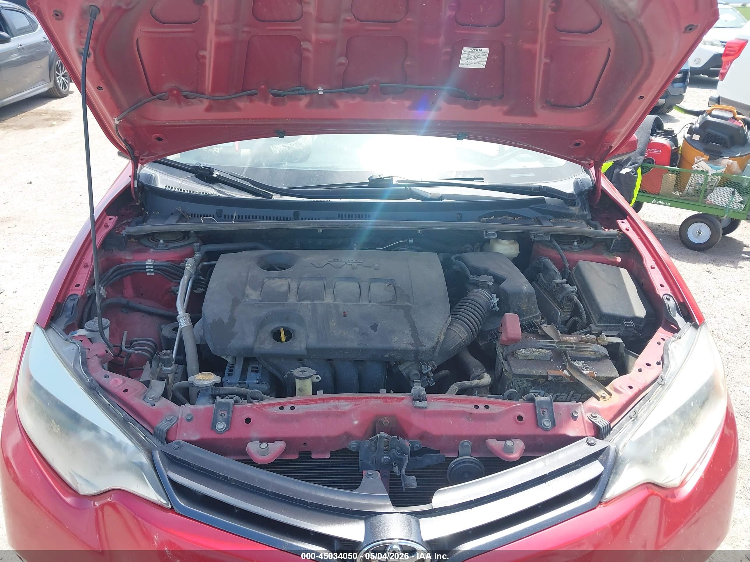 2015 Toyota Corolla Le Plus Red vin: 5YFBURHE8FP327018