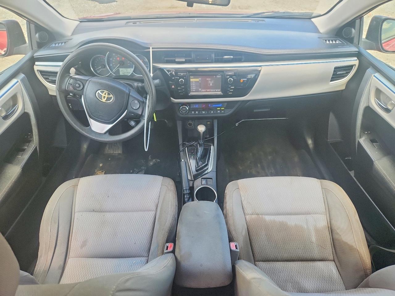 2015 Toyota Corolla Le Red vin: 5YFBURHE8FP331831