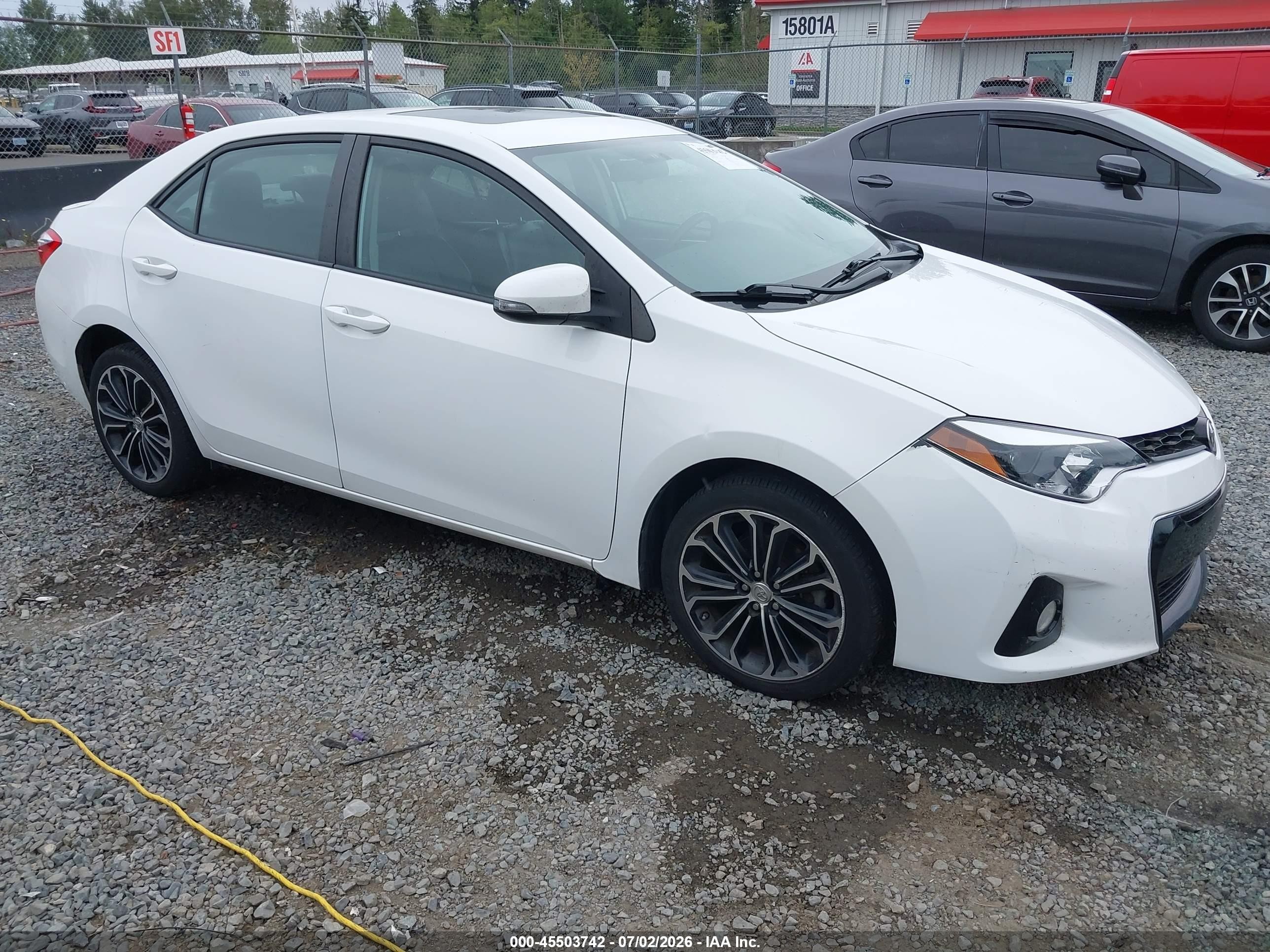 2015 Toyota Corolla S Plus Белый vin: 5YFBURHE8FP340478