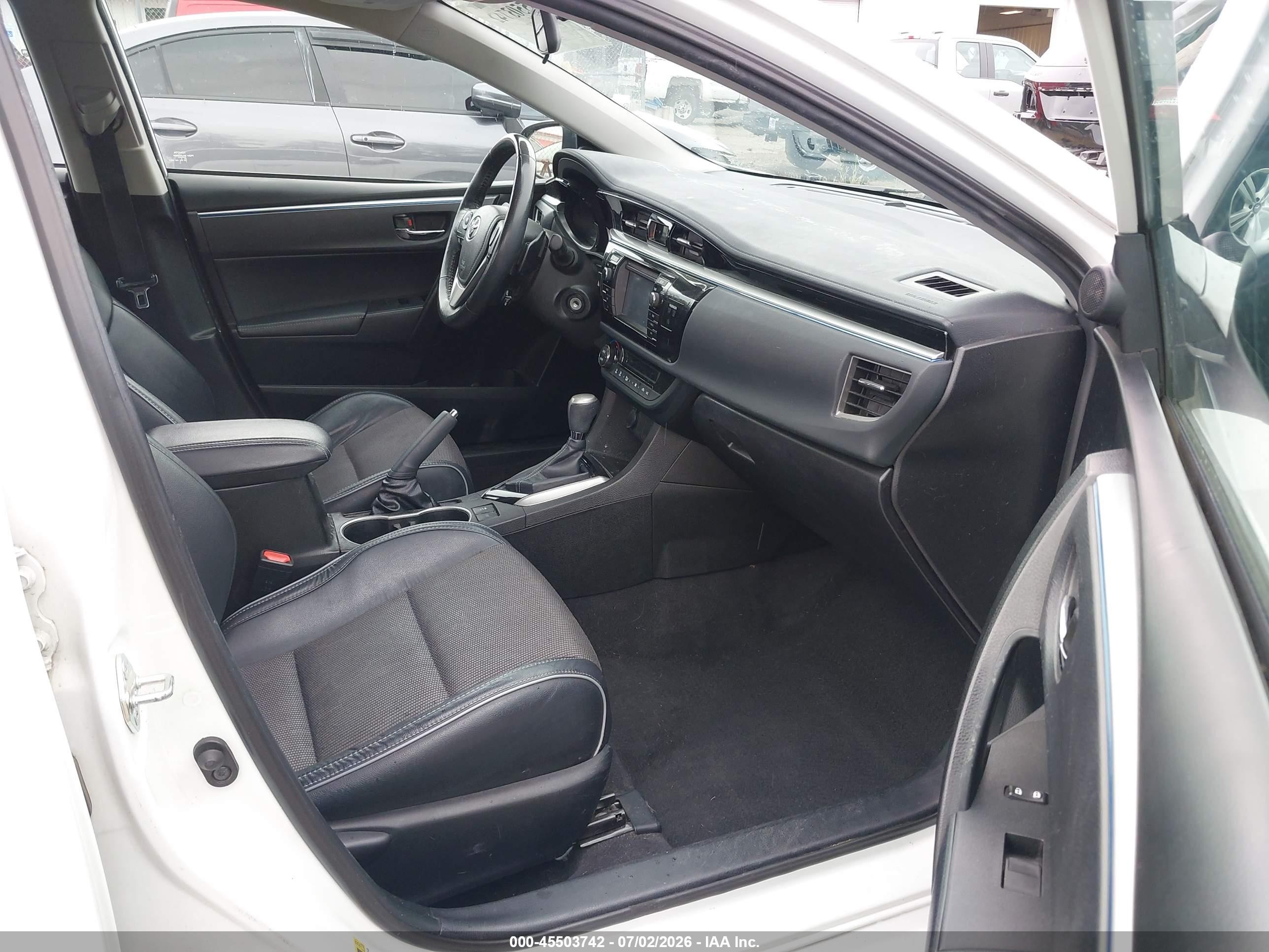 2015 Toyota Corolla S Plus Белый vin: 5YFBURHE8FP340478