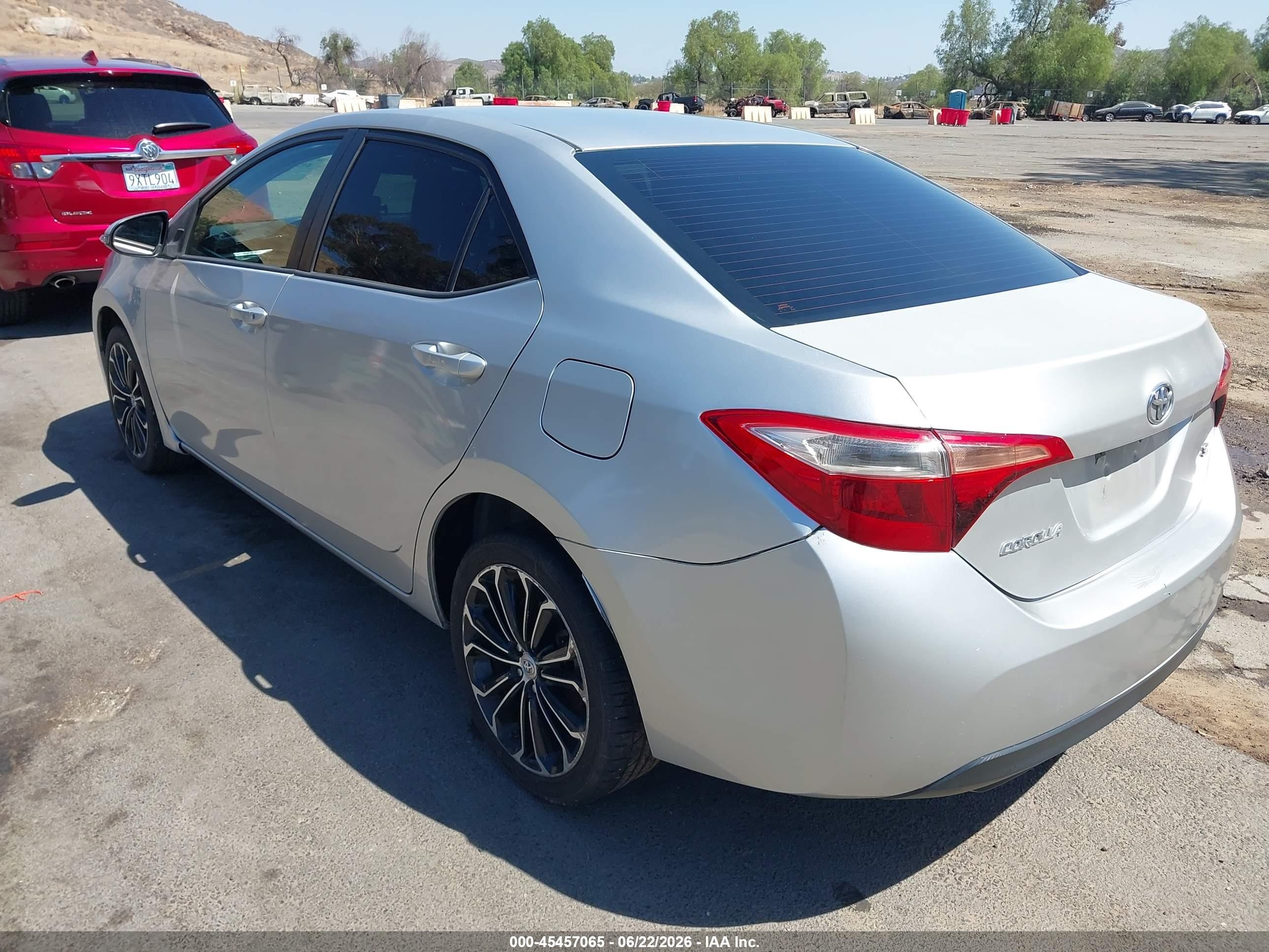 2015 Toyota Corolla S Plus Silver vin: 5YFBURHE8FP343347