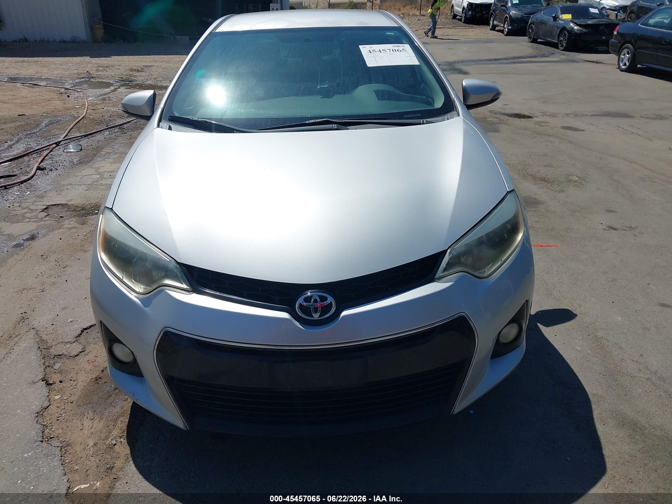 2015 Toyota Corolla S Plus Silver vin: 5YFBURHE8FP343347