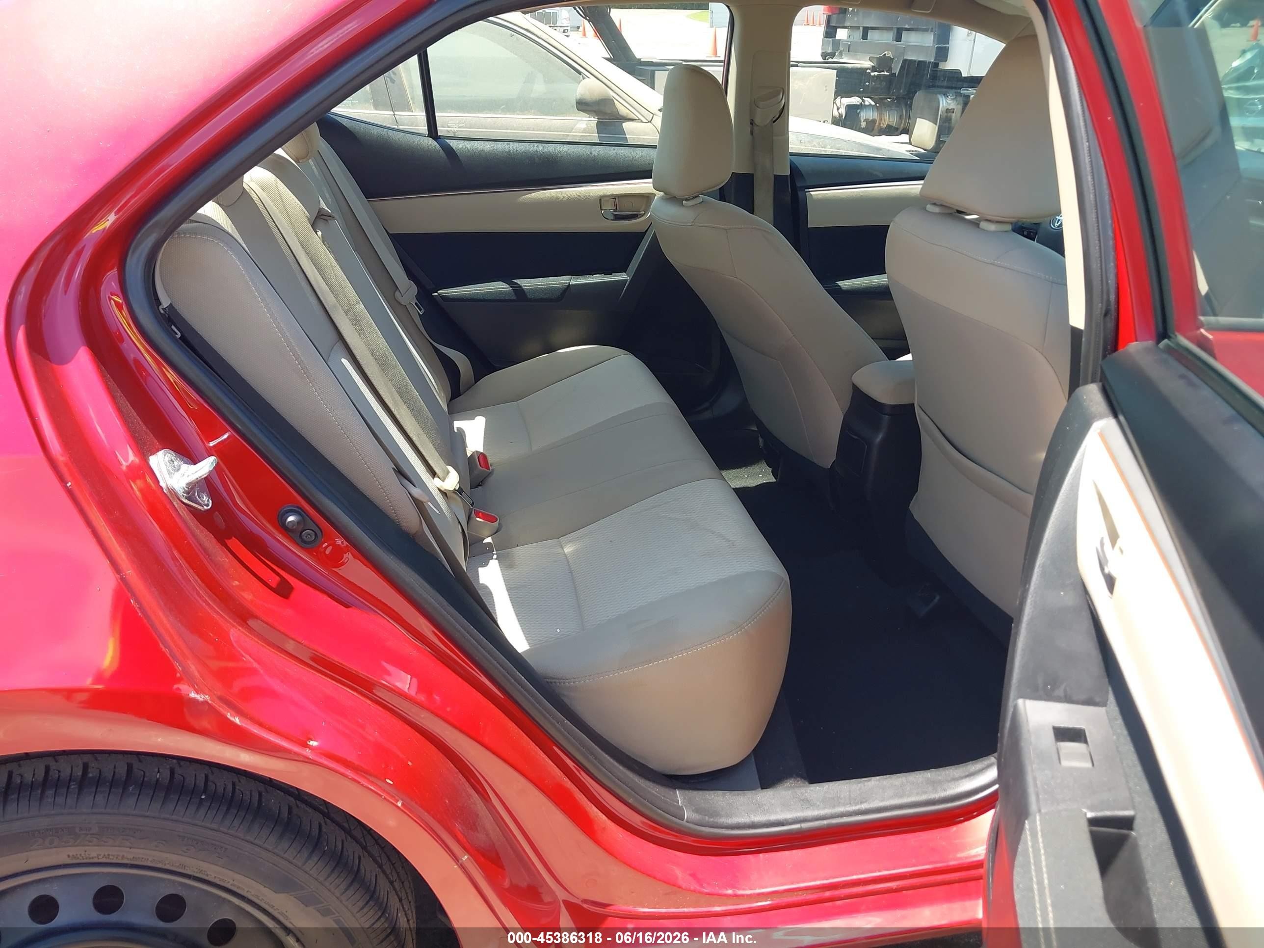 2015 Toyota Corolla Le Red vin: 5YFBURHE8FP347401