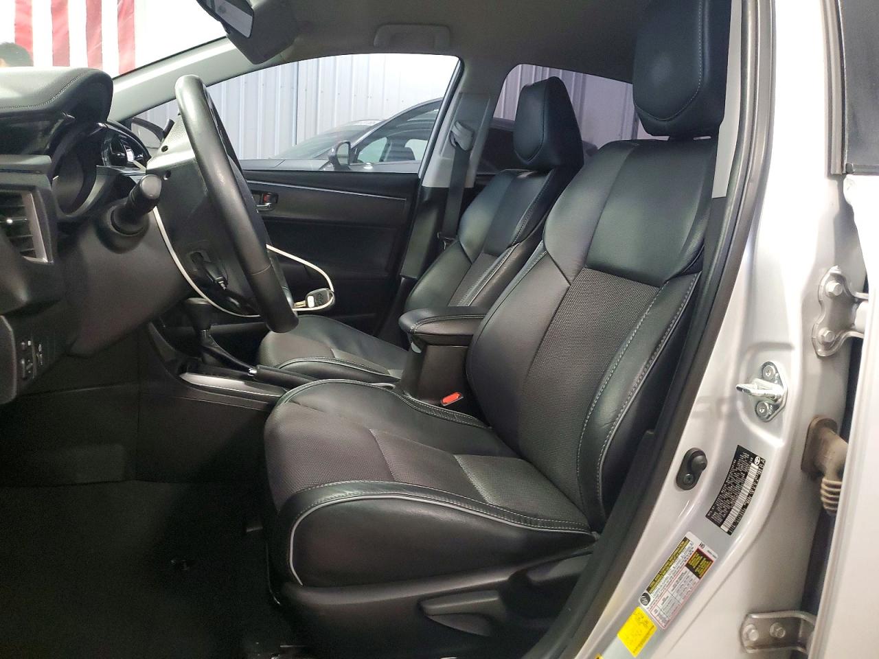 2015 Toyota Corolla S Plus Silver vin: 5YFBURHE8FP365722