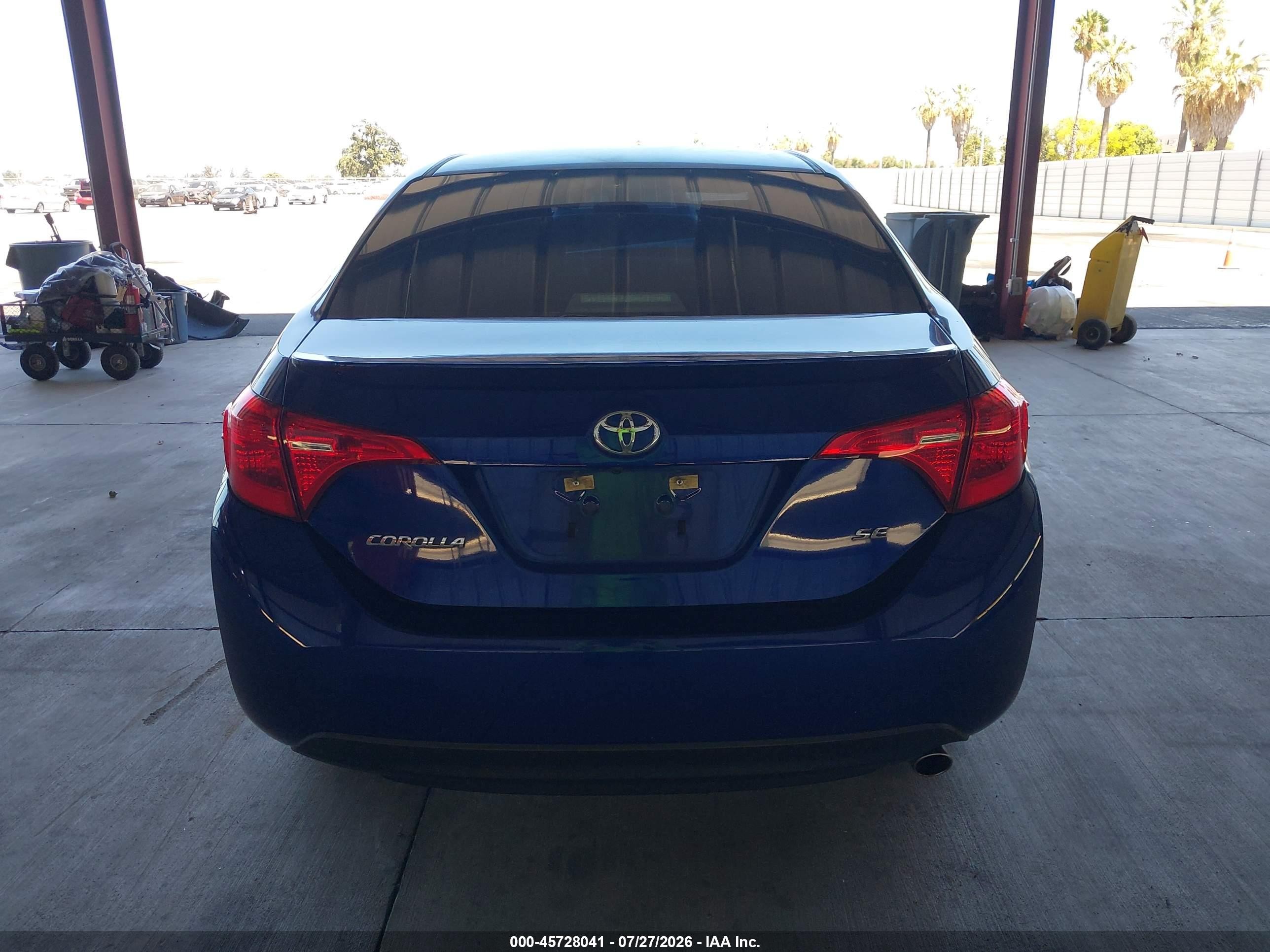 2017 Toyota Corolla Se Blue vin: 5YFBURHE8HP690986