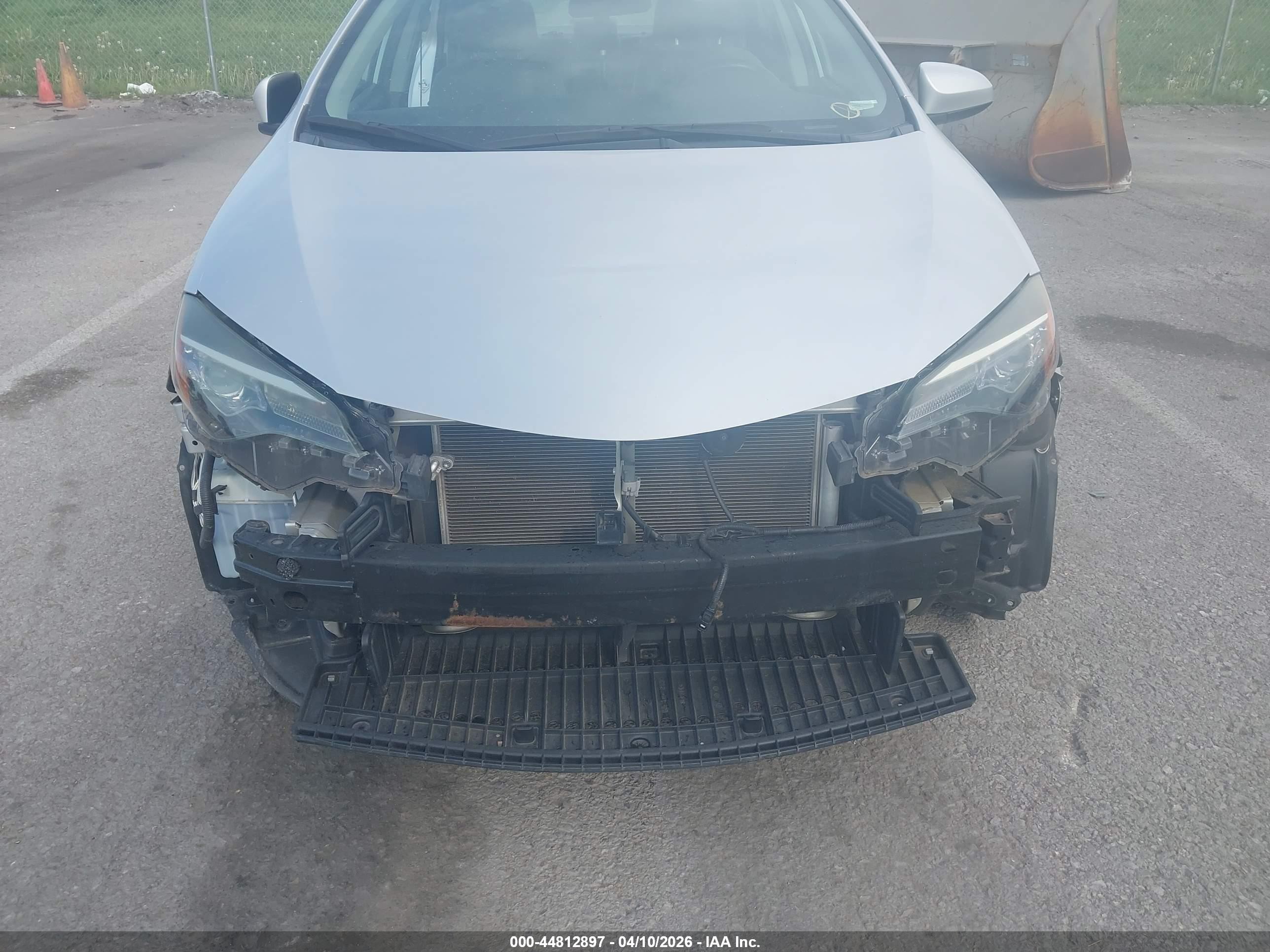 2017 Toyota Corolla Le Silver vin: 5YFBURHE8HP717152