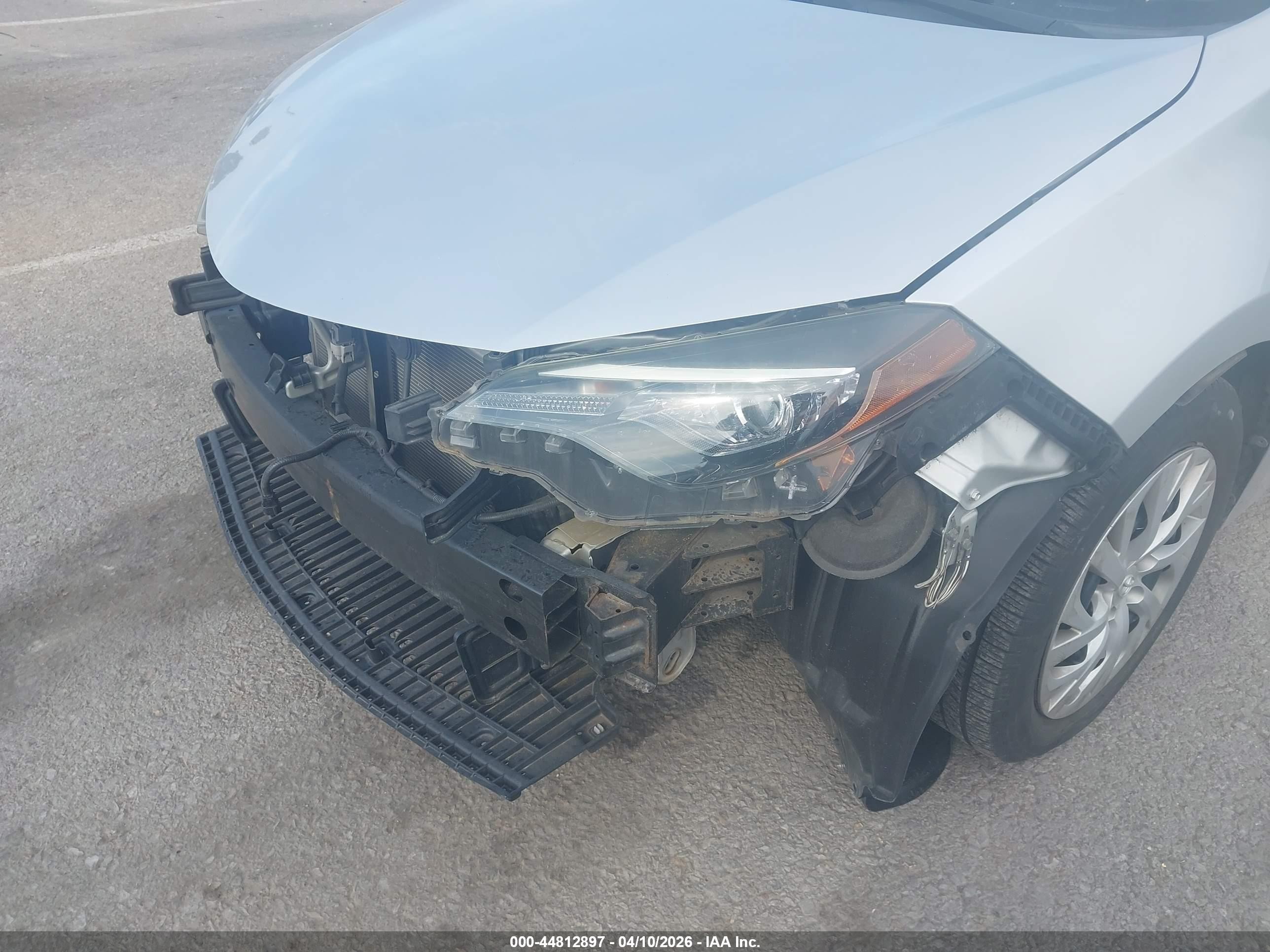 2017 Toyota Corolla Le Silver vin: 5YFBURHE8HP717152