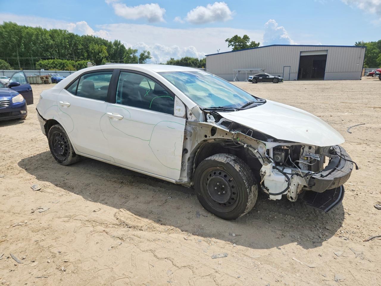 2019 Toyota Corolla Le White vin: 5YFBURHE8KP938399