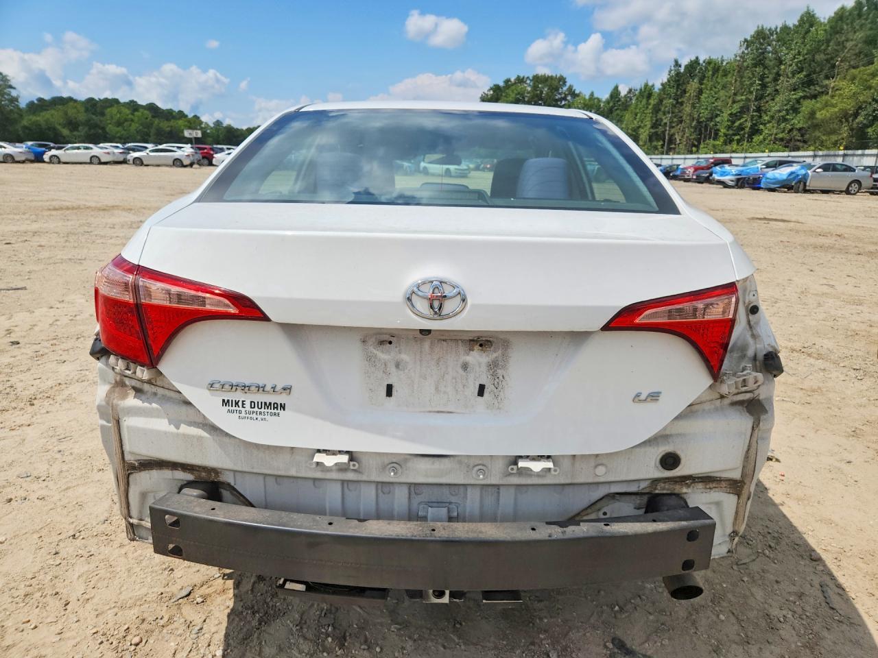 2019 Toyota Corolla Le White vin: 5YFBURHE8KP938399