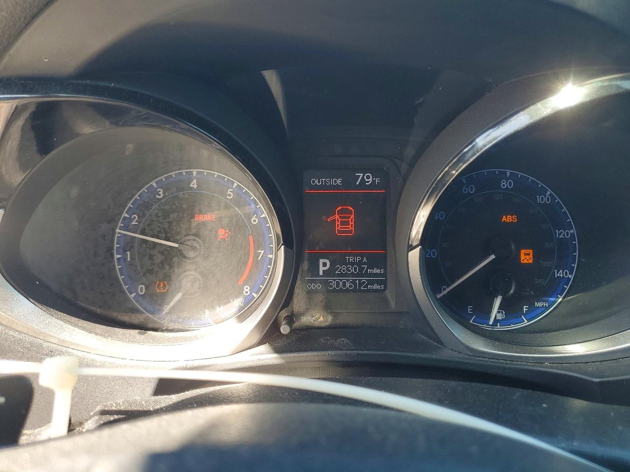 2014 Toyota Corolla S Plus Белый vin: 5YFBURHE9EP003171