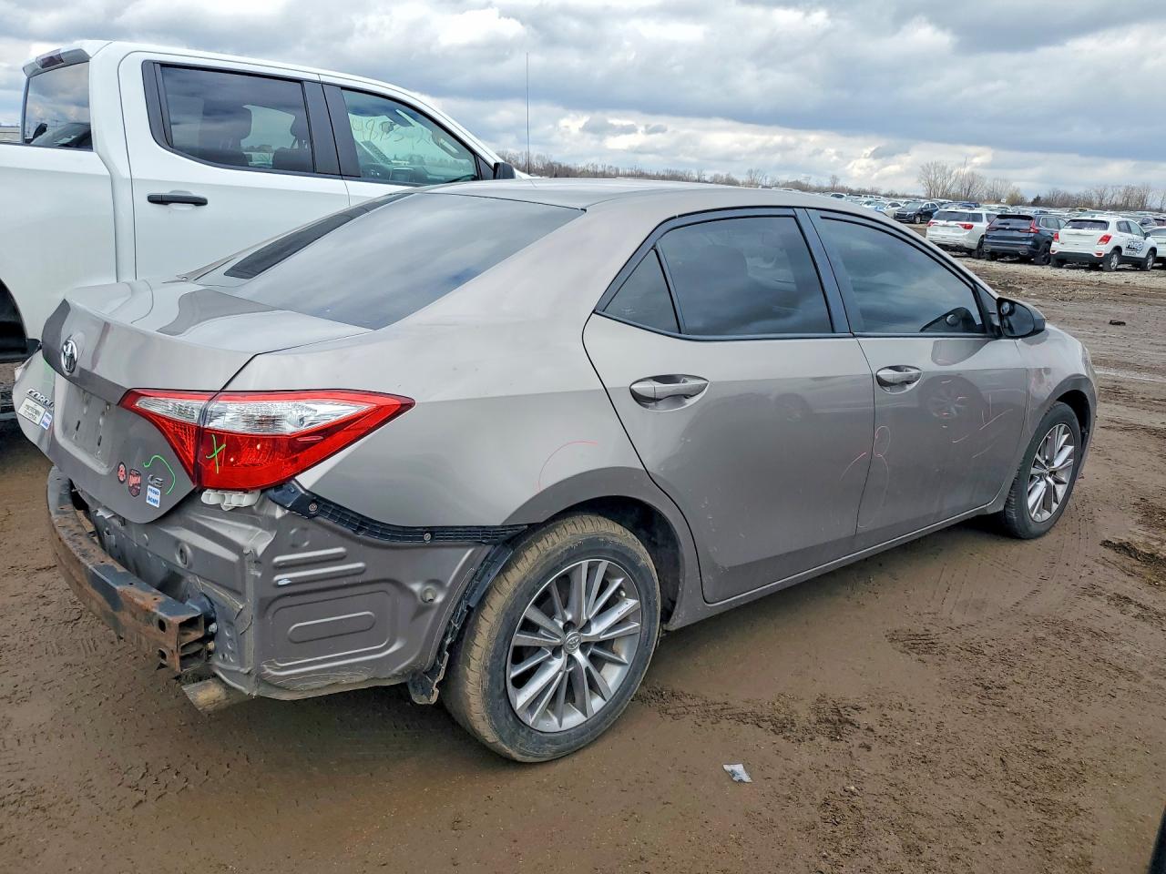 2014 Toyota Corolla Le Plus Серебряный vin: 5YFBURHE9EP007480