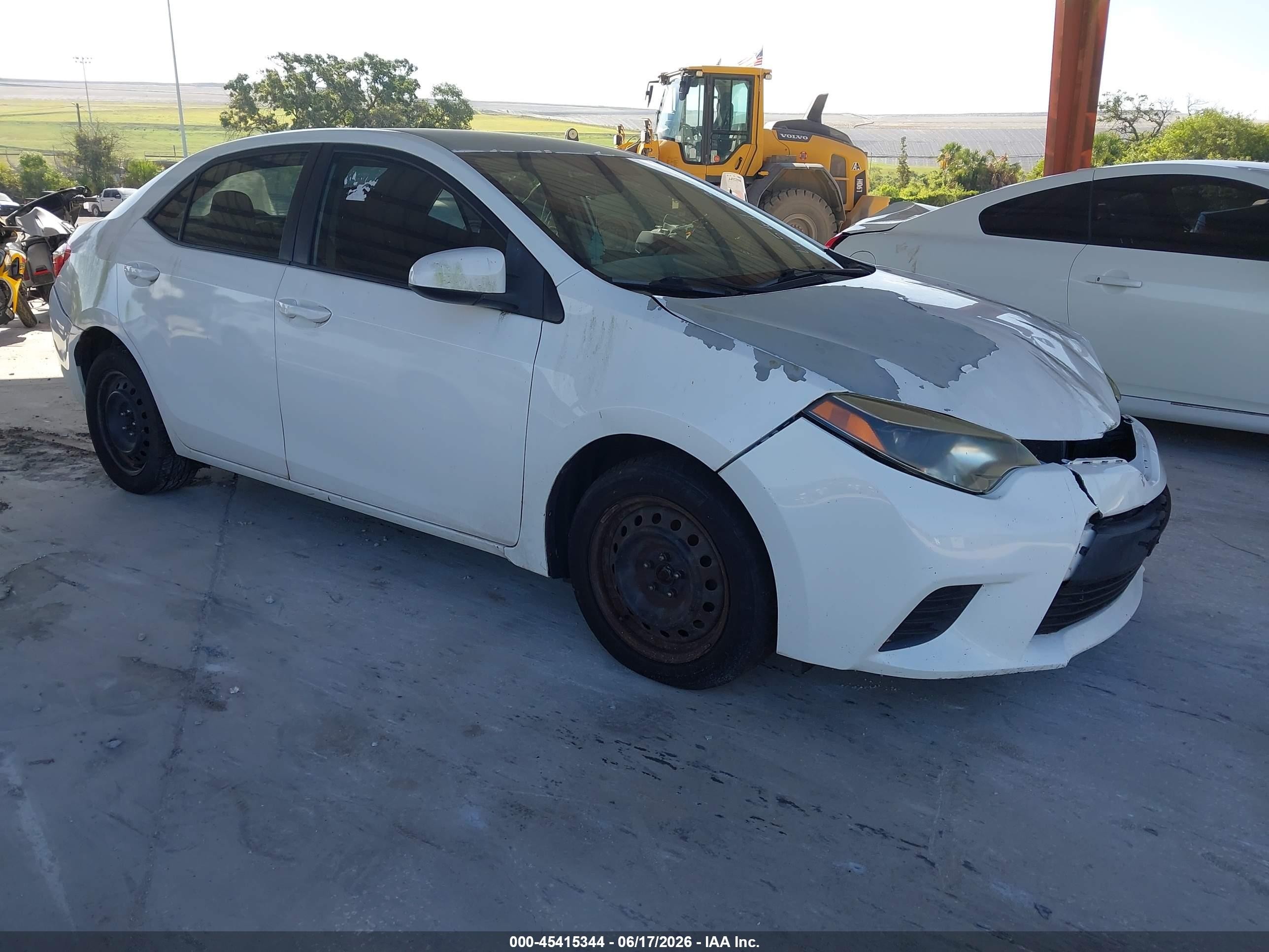 2014 Toyota Corolla Le White vin: 5YFBURHE9EP032847