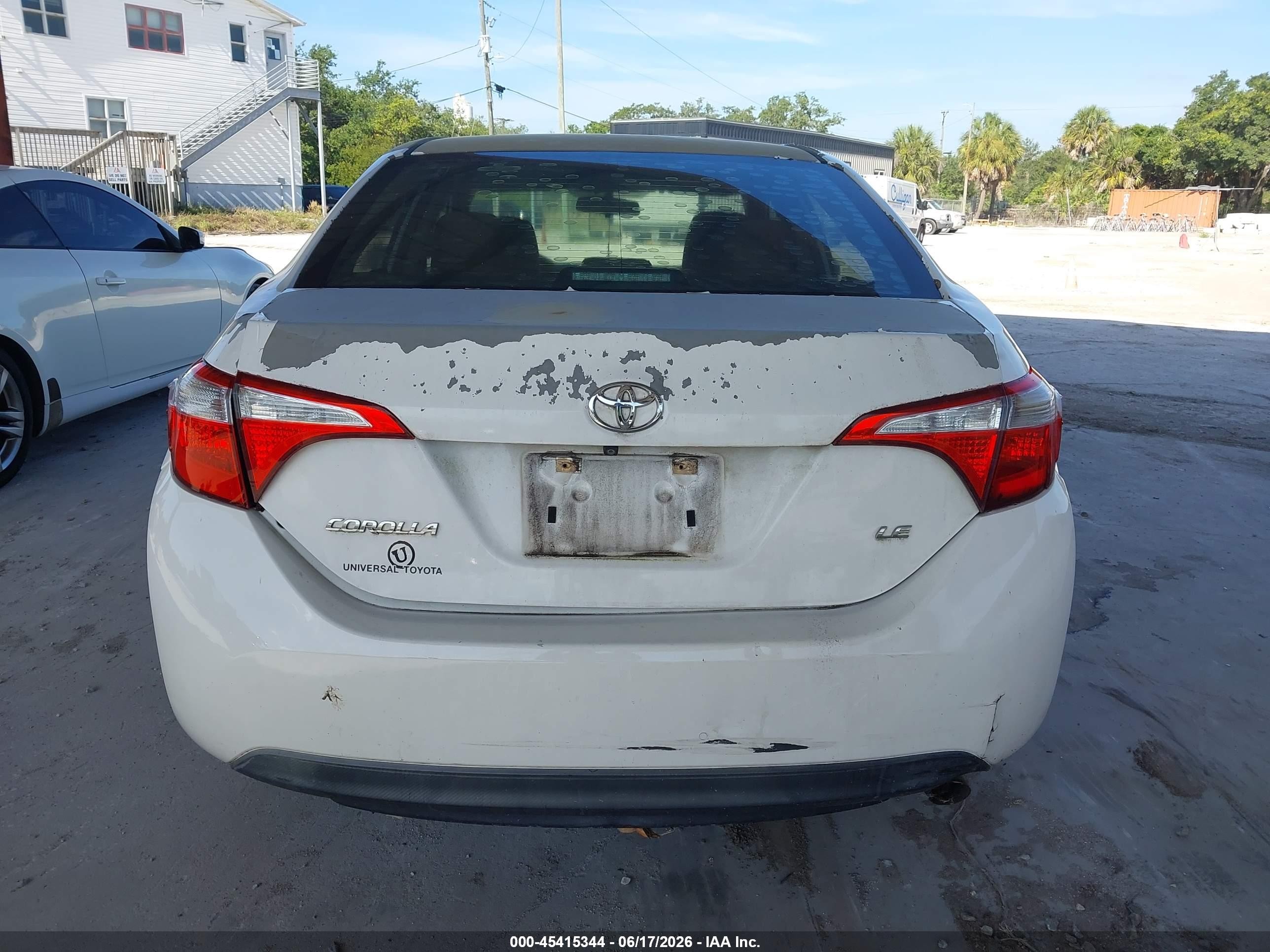 2014 Toyota Corolla Le White vin: 5YFBURHE9EP032847