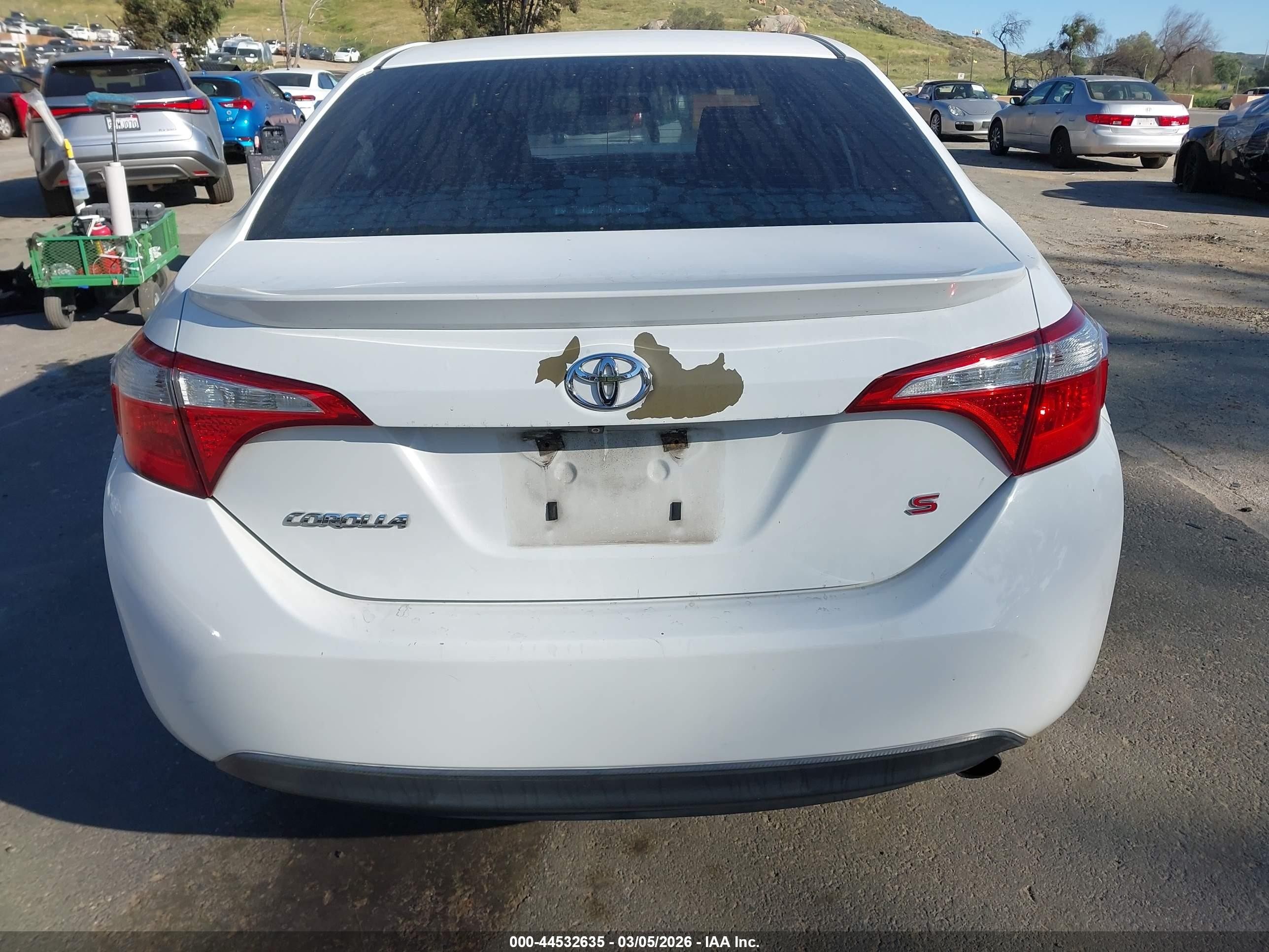 2014 Toyota Corolla S Plus Белый vin: 5YFBURHE9EP063094