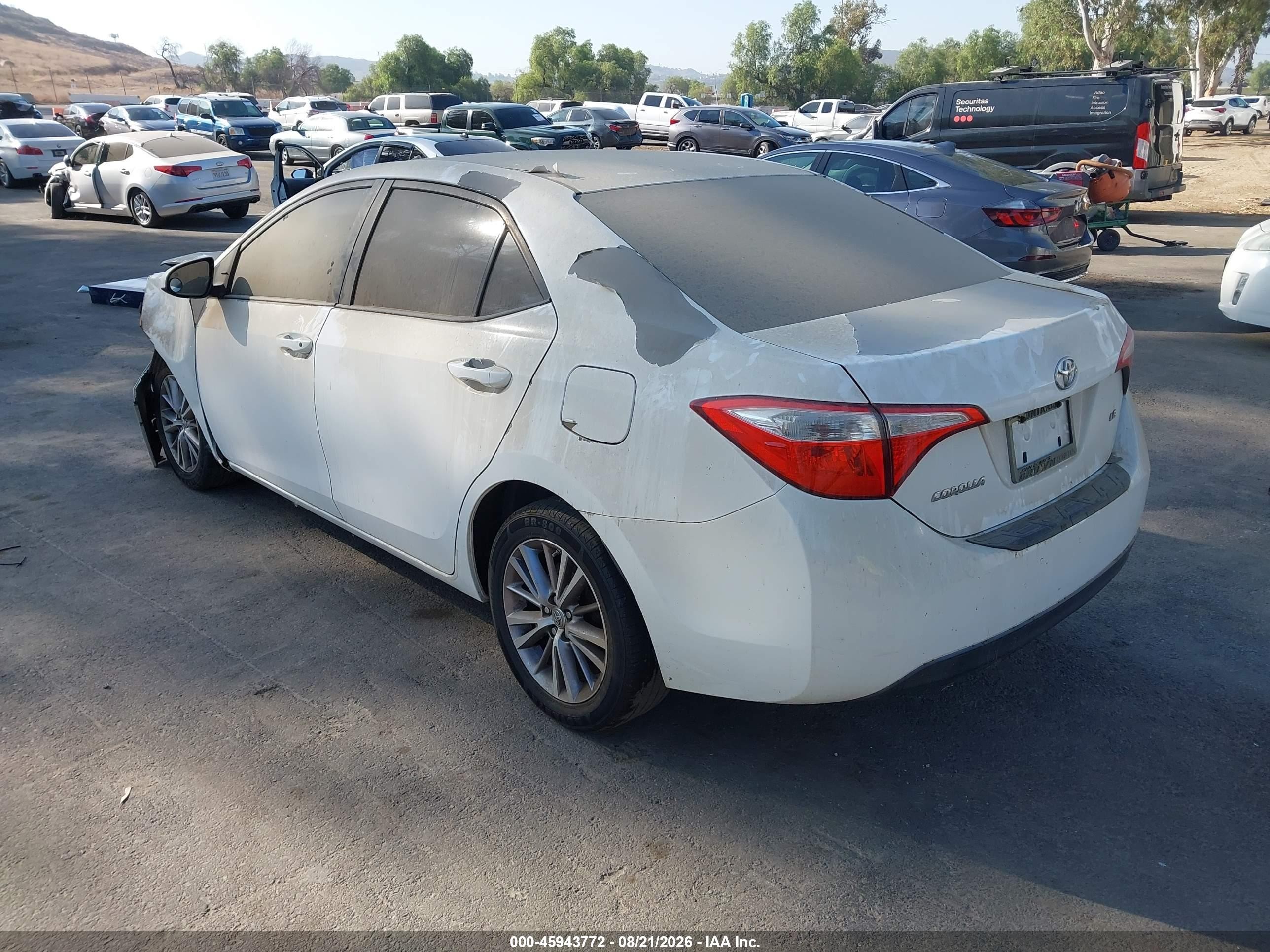 2014 Toyota Corolla Le Plus White vin: 5YFBURHE9EP091574