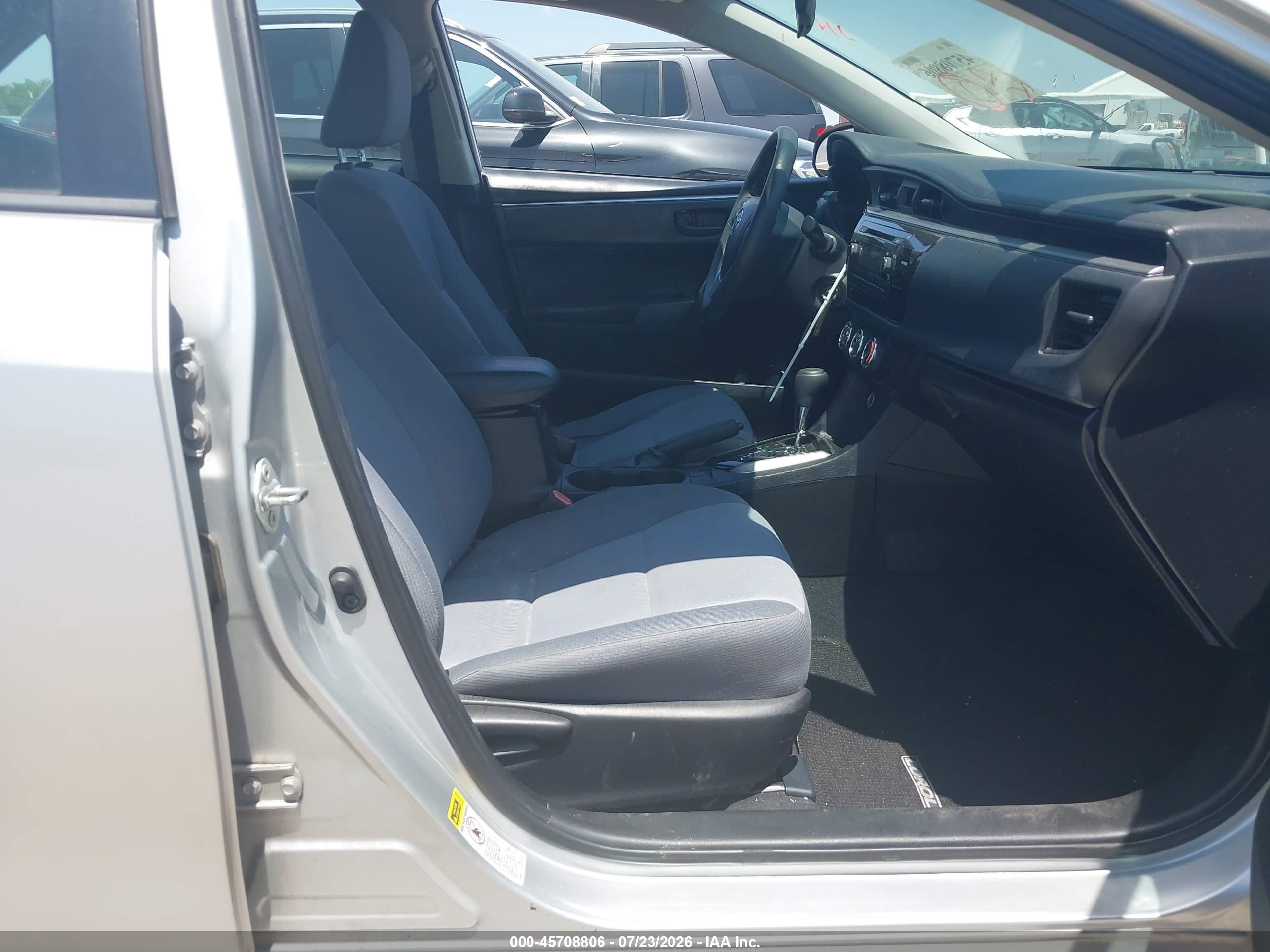 2014 Toyota Corolla L Silver vin: 5YFBURHE9EP152938