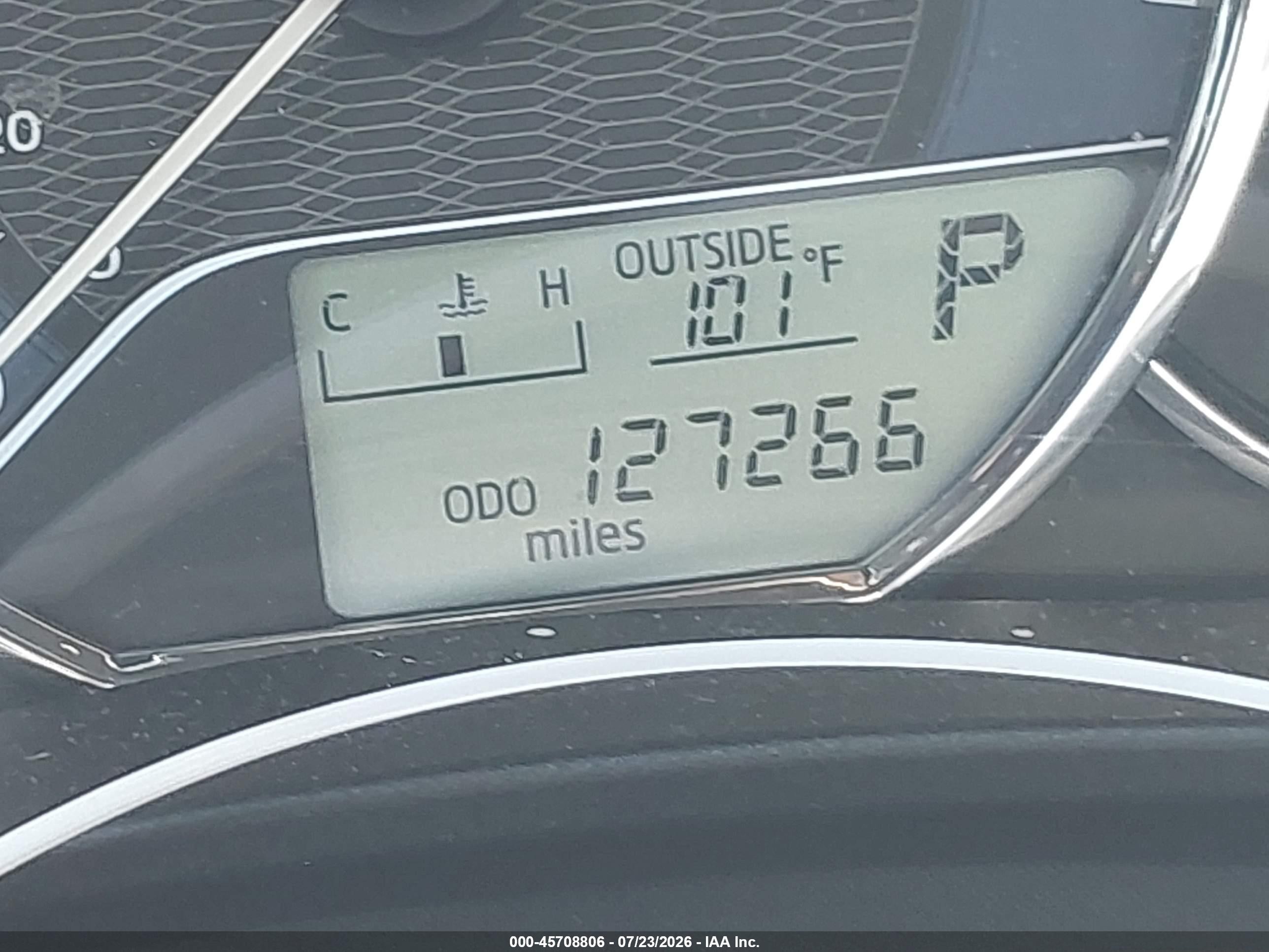 2014 Toyota Corolla L Silver vin: 5YFBURHE9EP152938