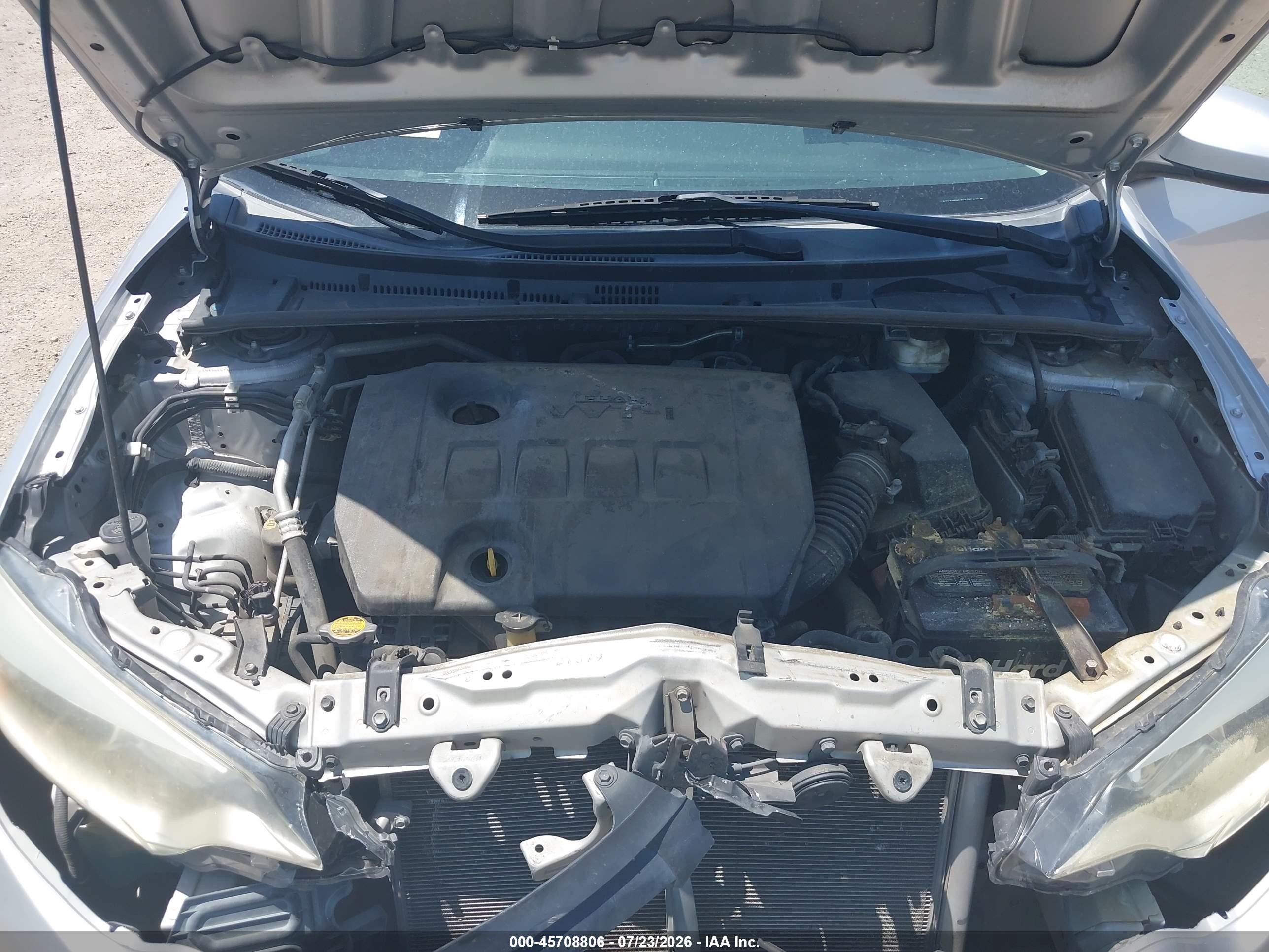 2014 Toyota Corolla L Silver vin: 5YFBURHE9EP152938