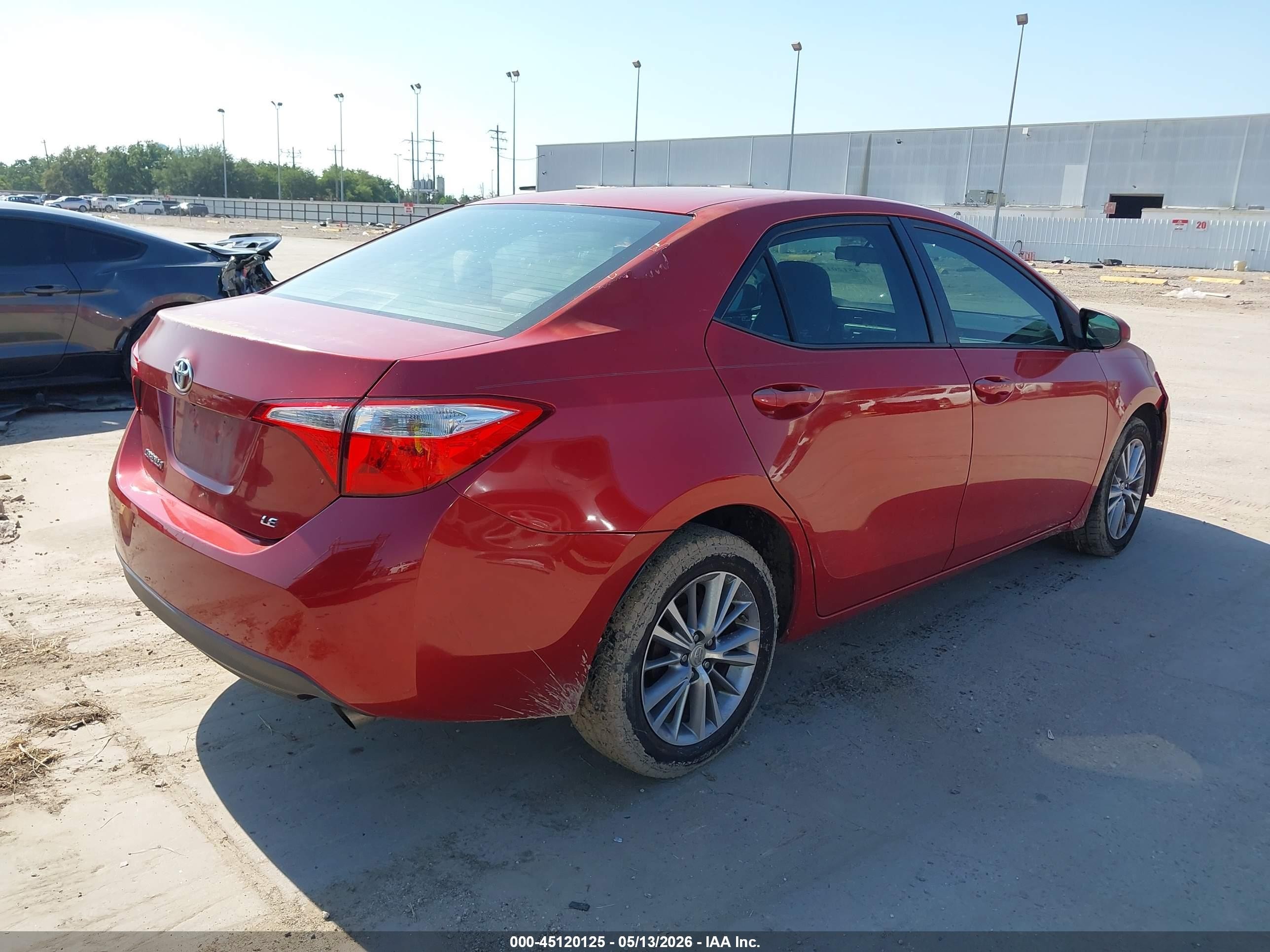 2015 Toyota Corolla Le Plus Red vin: 5YFBURHE9FP195015
